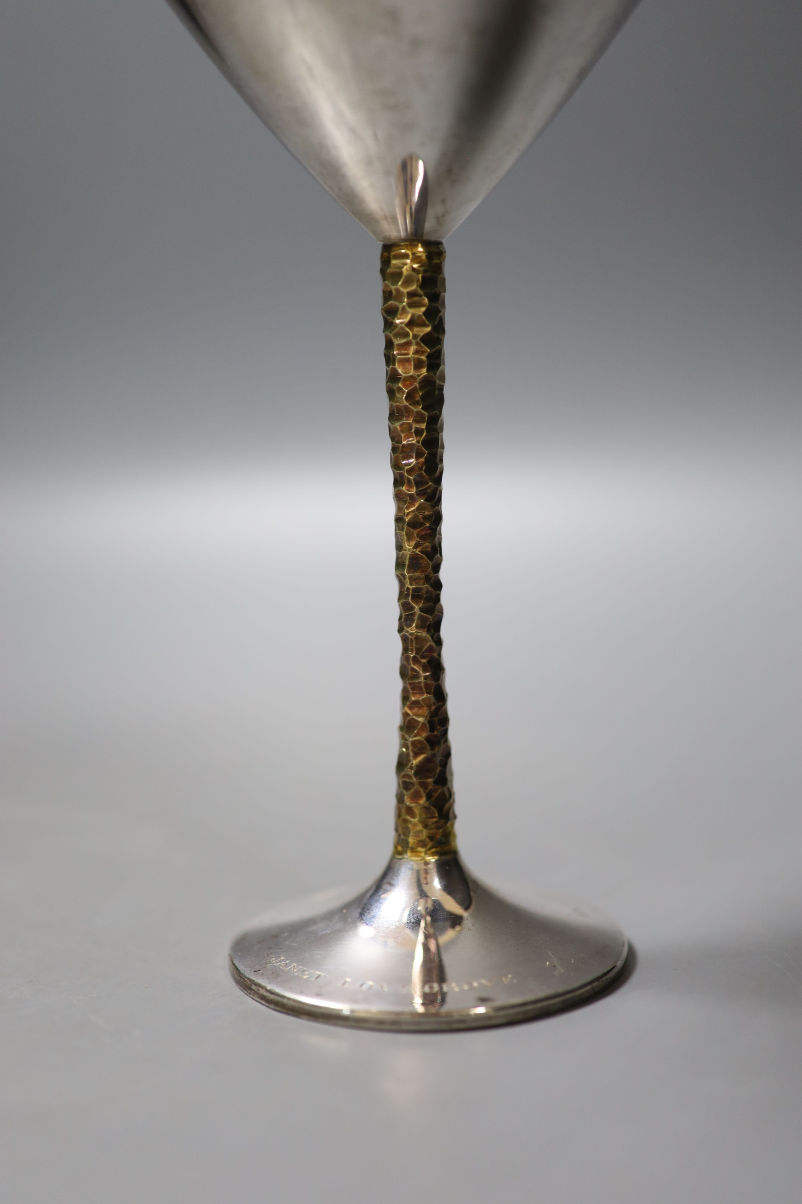 A modern silver champagne coup, by Stuart Devlin, London, 1979, engraved with name and Innholders - Image 3 of 3