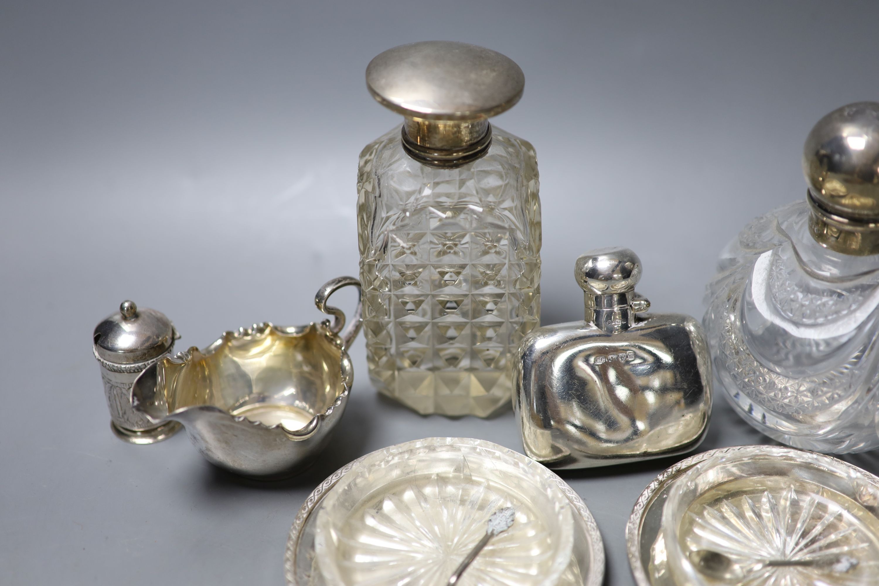 Mixed small silver including pair of silver dishes with glass liners, a silver hip flask, silver - Image 3 of 3