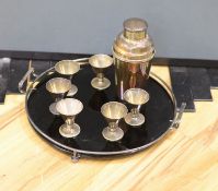 An electroplate cocktail set with 6 cocktail coupes
