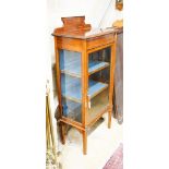 An Edwardian satinwood banded mahogany display cabinet, width 62cm, depth 35cm, height 135cm