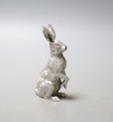 A modern silver miniature free standing model of a hare, BSE Products, London, 1992, 84mm, 119