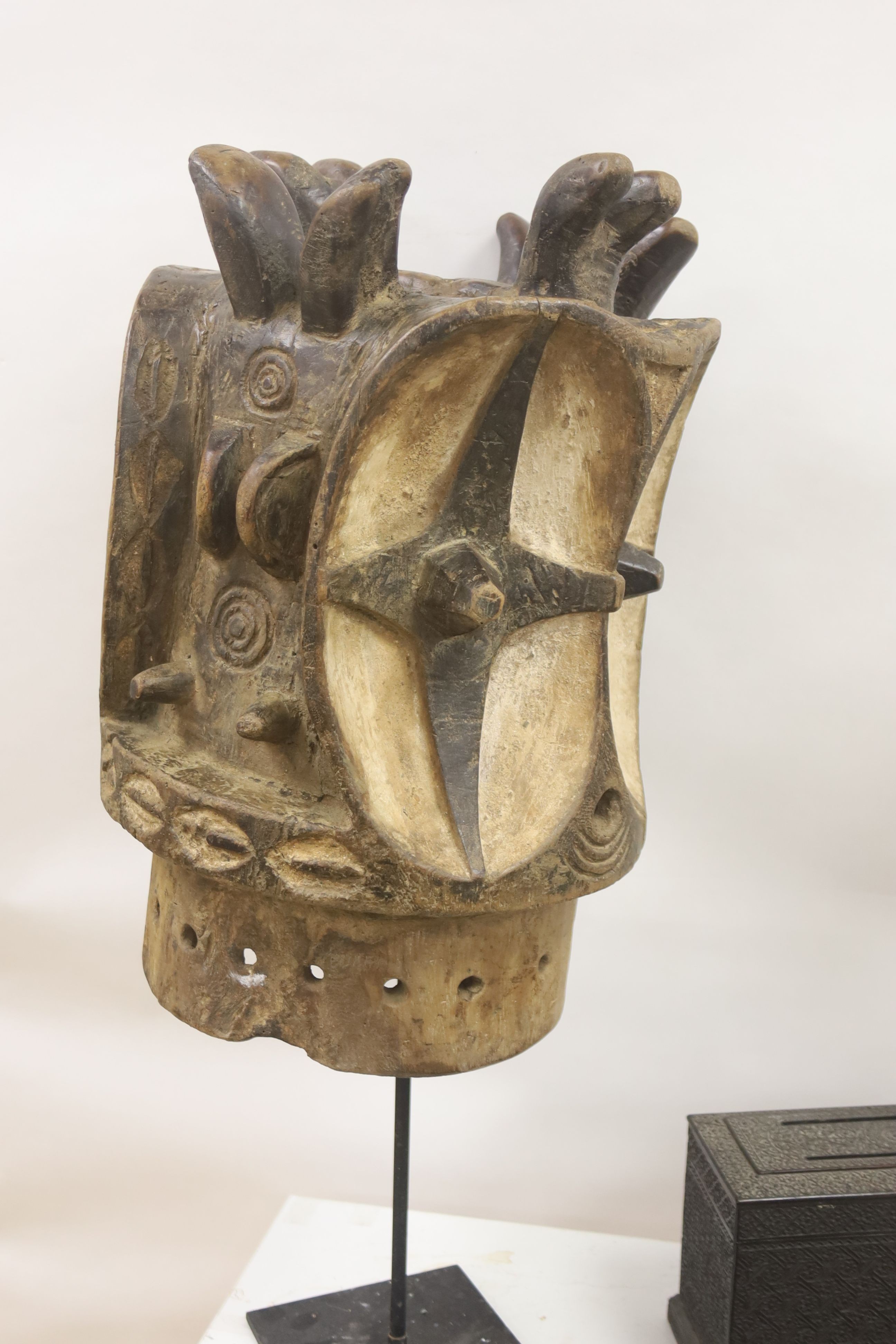 A Janus Bembe peoples aluga helmet mask75cm - Image 3 of 3