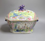 A Mason’s Ironstone soup tureen and cover, c.1815,32.5cm
