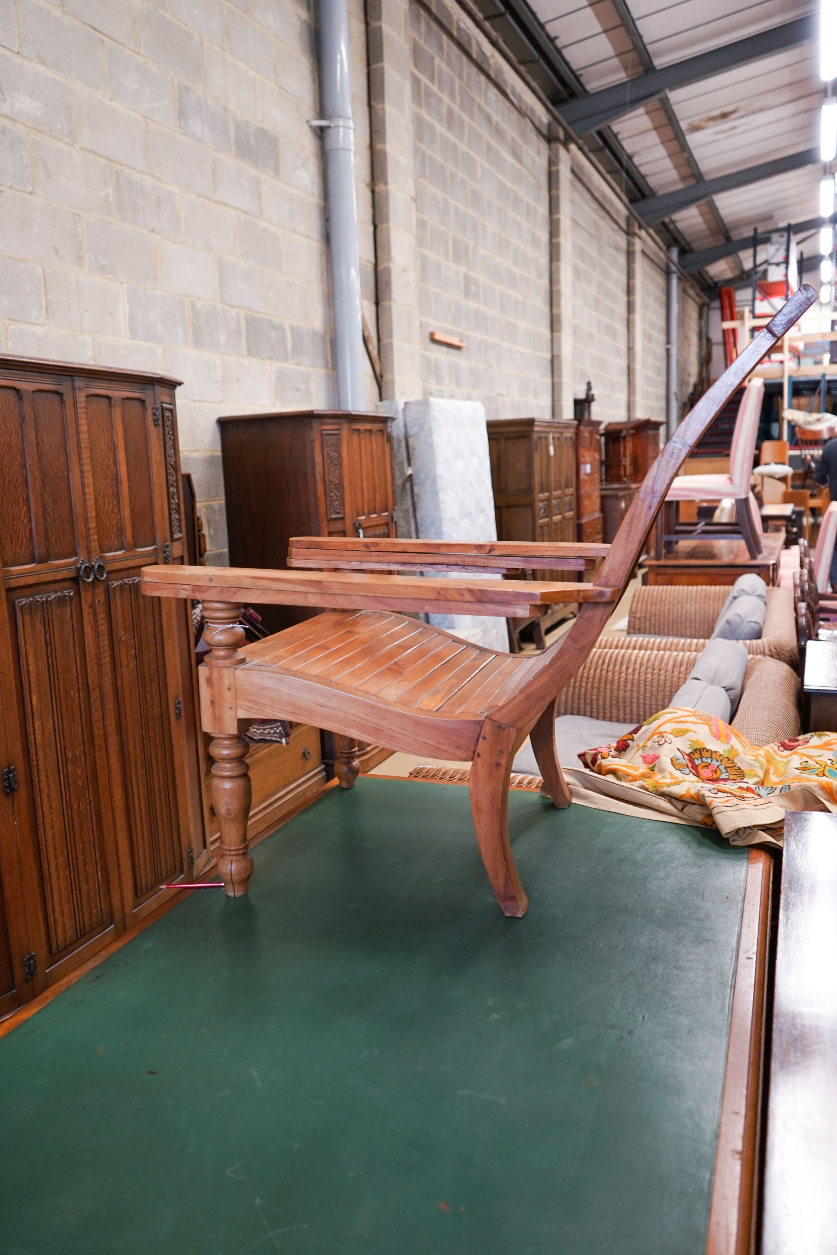 A hardwood plantation chair, width 73cm, depth 110cm, height 104cm - Image 4 of 4