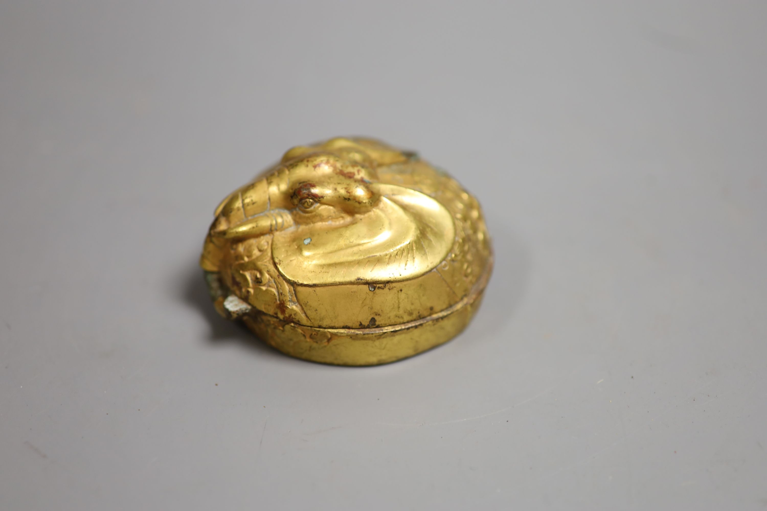 A Chinese gilt bronze elephant charm box, base 7cm diameter - Image 2 of 3
