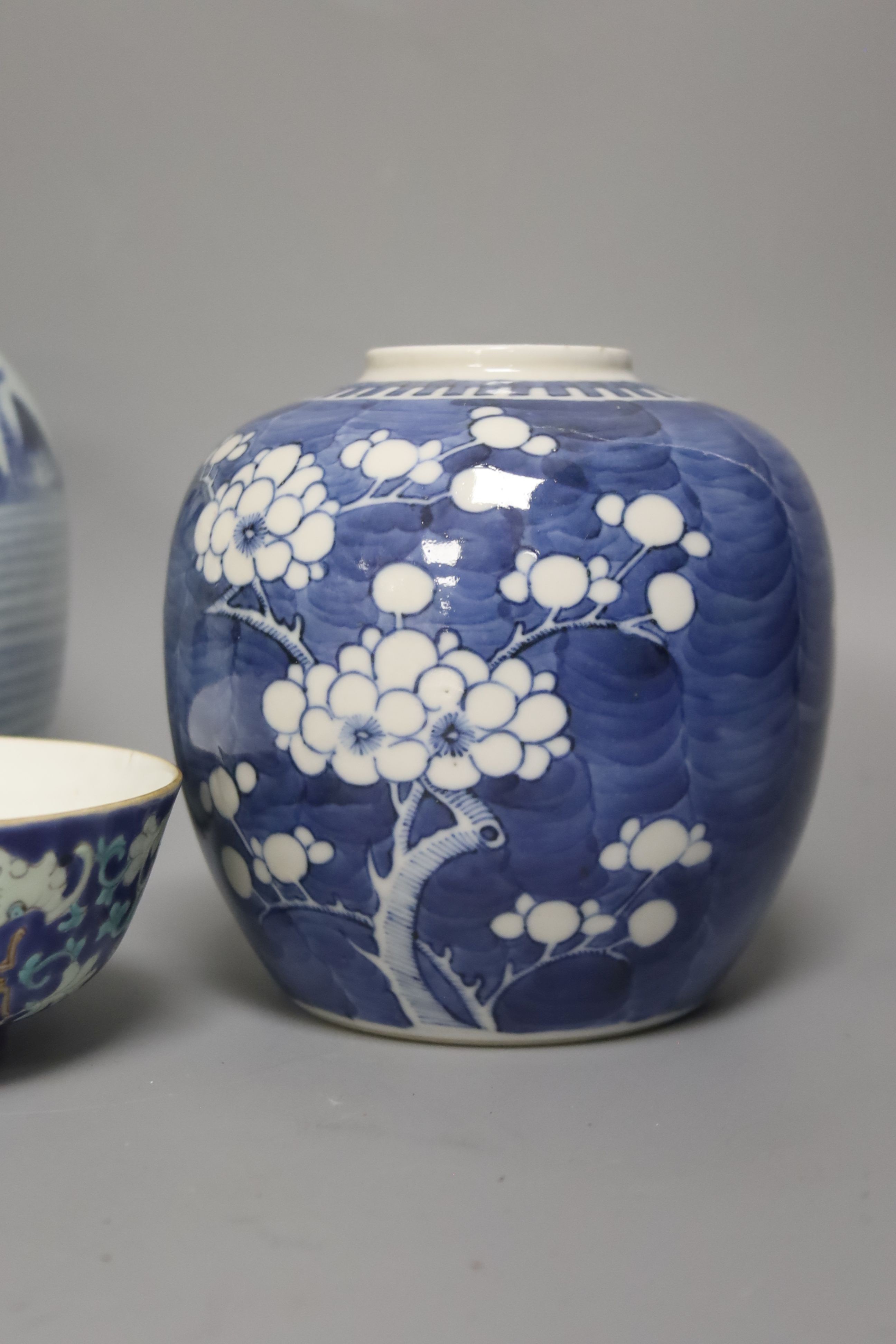 Two Chinese blue and white jars, and a Tongzhi bowl, all 19th/early 20th century16cm - Image 3 of 5