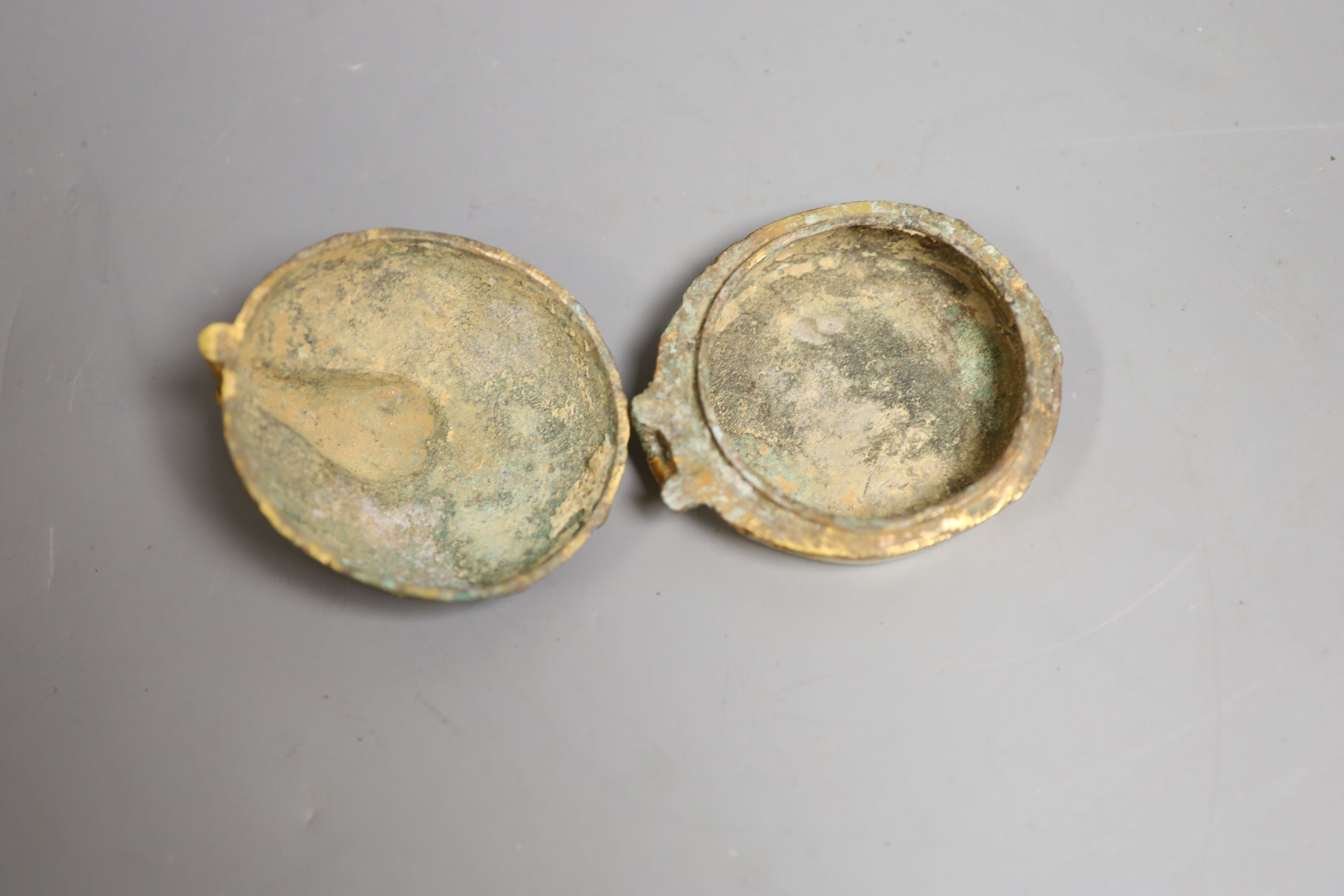 A Chinese gilt bronze elephant charm box, base 7cm diameter - Image 3 of 3