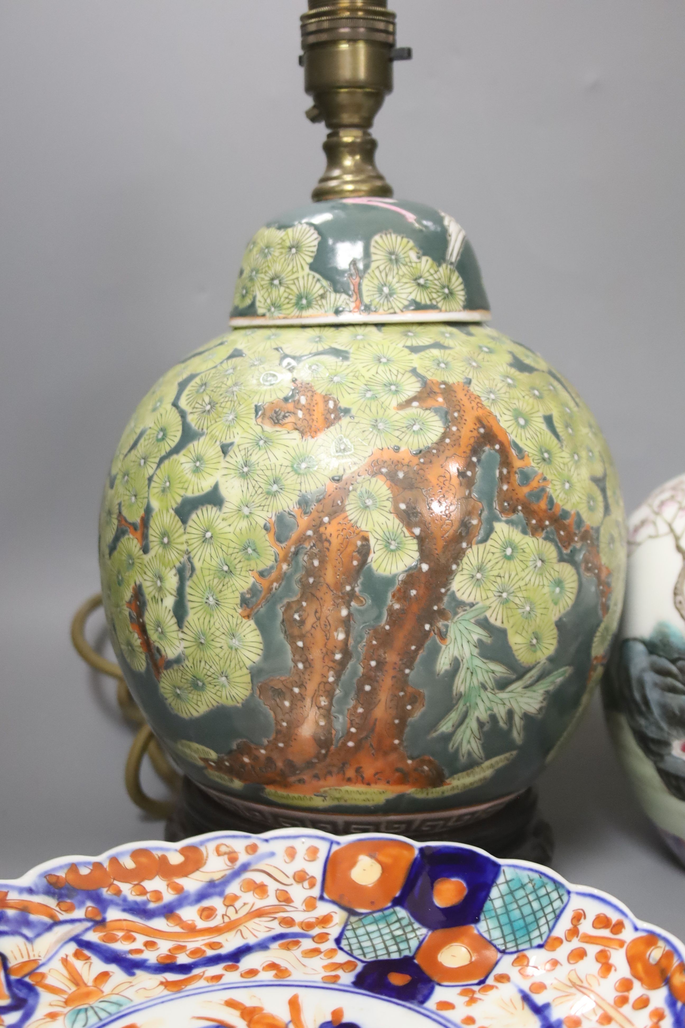 Two Chinese export blue and white plates, two ginger jars, a crackle ware vase and a lamp - Image 6 of 6