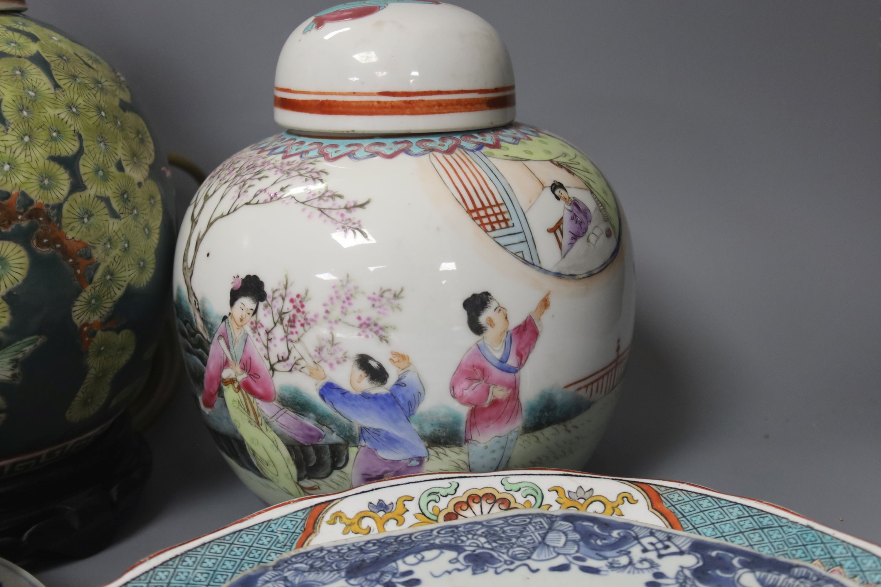 Two Chinese export blue and white plates, two ginger jars, a crackle ware vase and a lamp - Image 5 of 6
