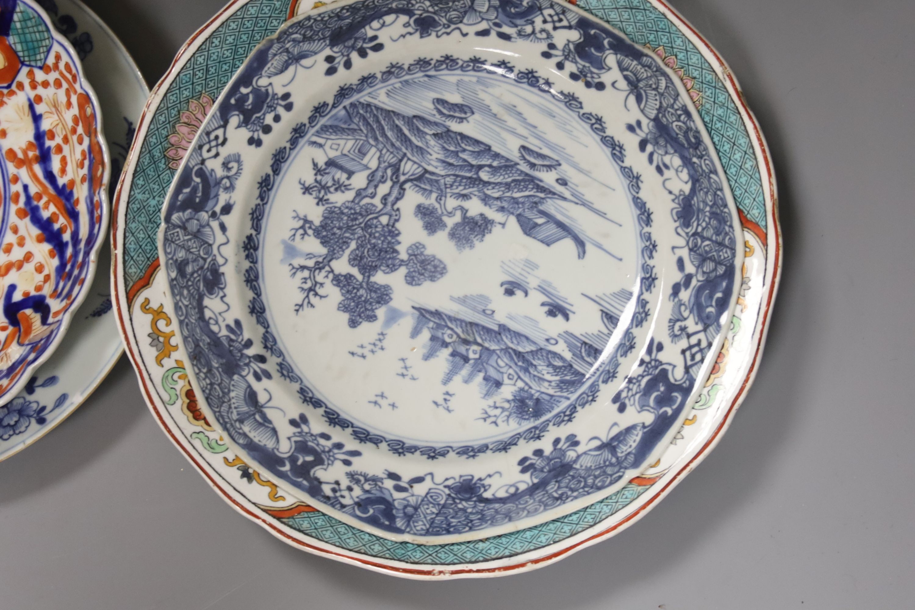 Two Chinese export blue and white plates, two ginger jars, a crackle ware vase and a lamp - Image 3 of 6
