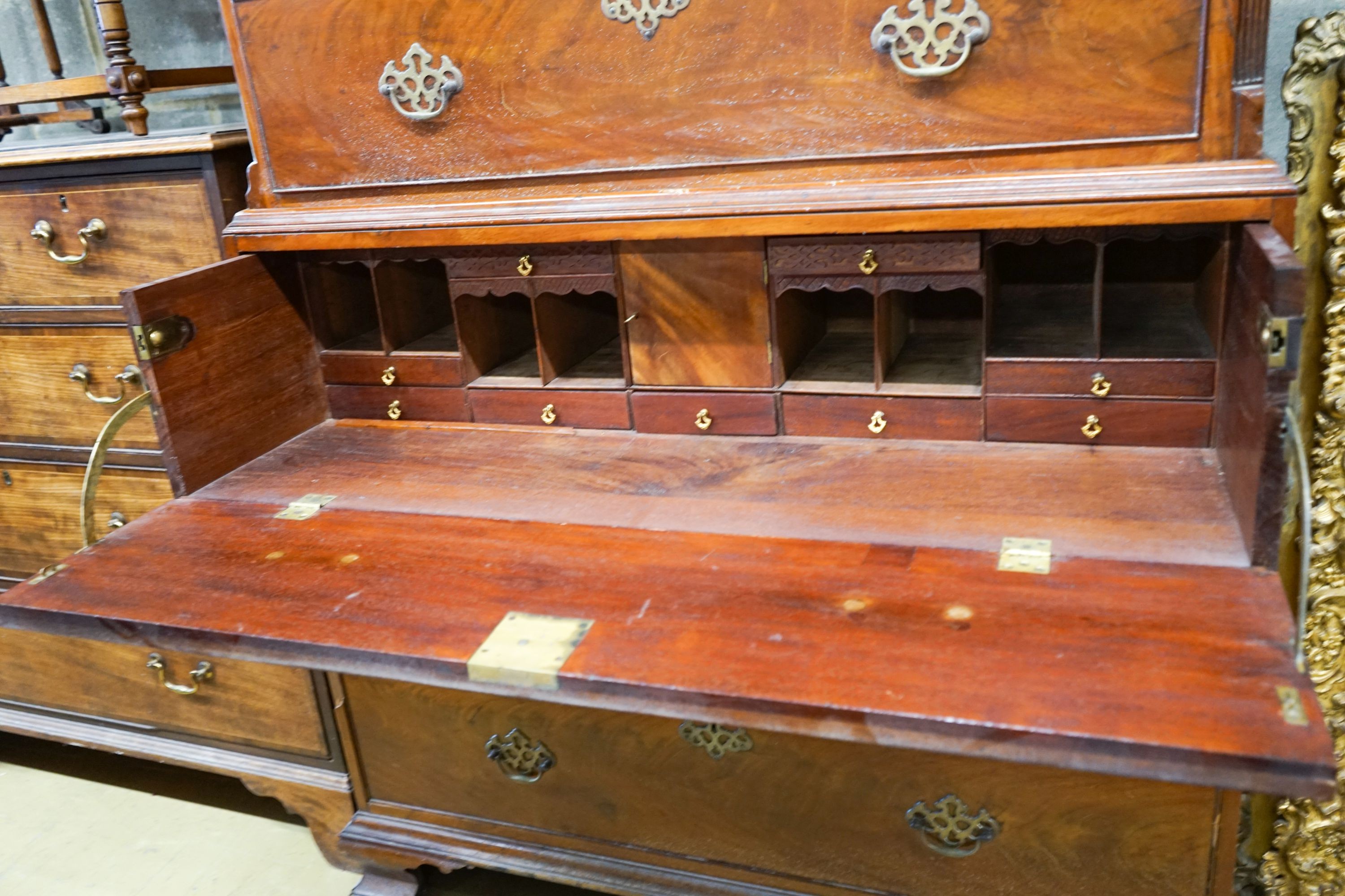 A George III mahogany chest on chest, width 124cm, depth 61cm, height 191cm - Image 5 of 5