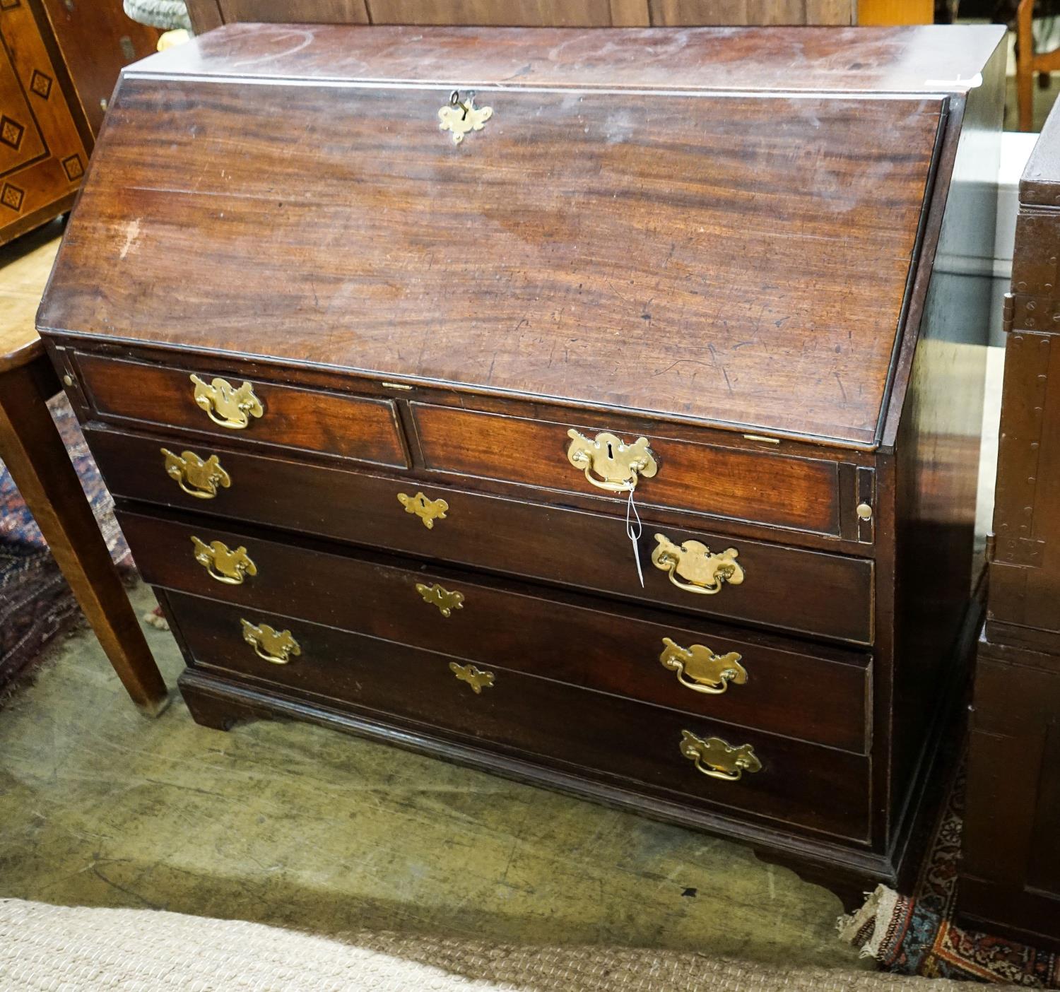 A George III mahogany bureau, width 122cm, depth 58cm, height 105cm