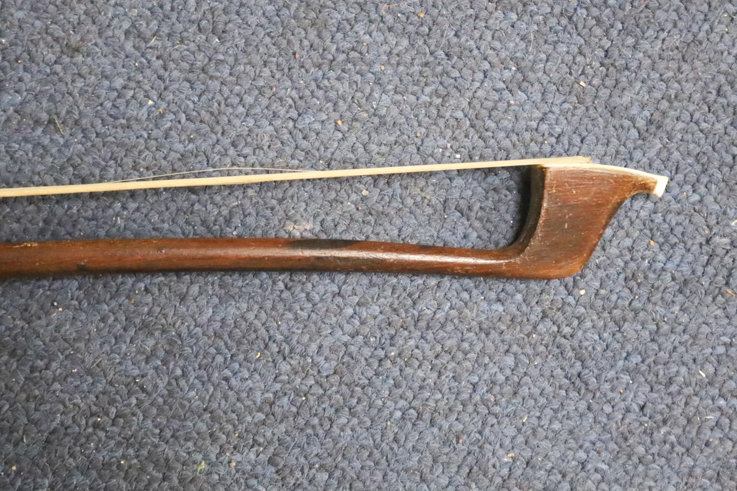 Early 20th century German cello and bow, the back measuring 75cm excluding the button - Image 12 of 12