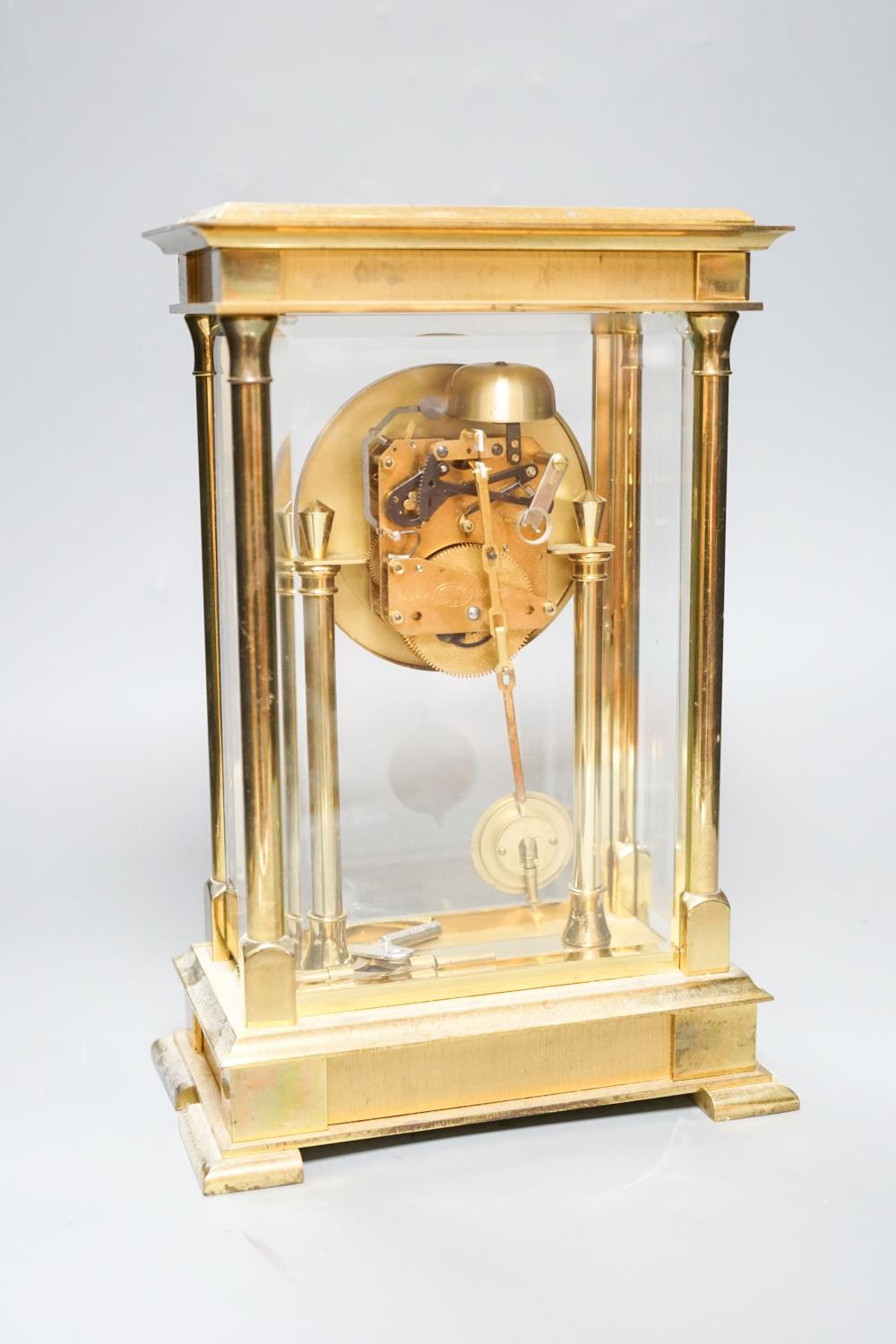An 8 day brass cased clock 29cm - Image 3 of 4