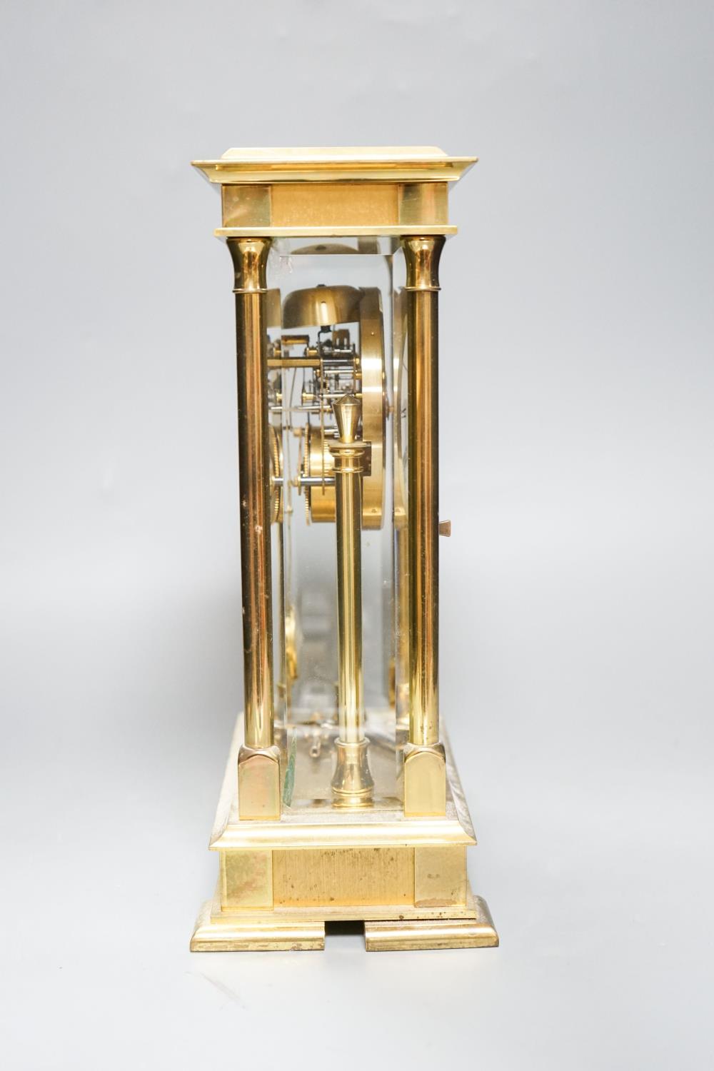 An 8 day brass cased clock 29cm - Image 4 of 4