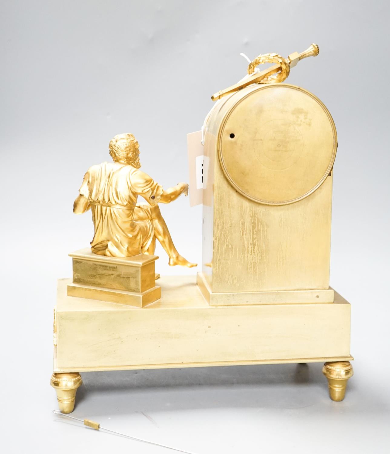 An early 19th century French ormolu mantel clock, silk suspension and outside countwheel, 32cm - Image 3 of 4