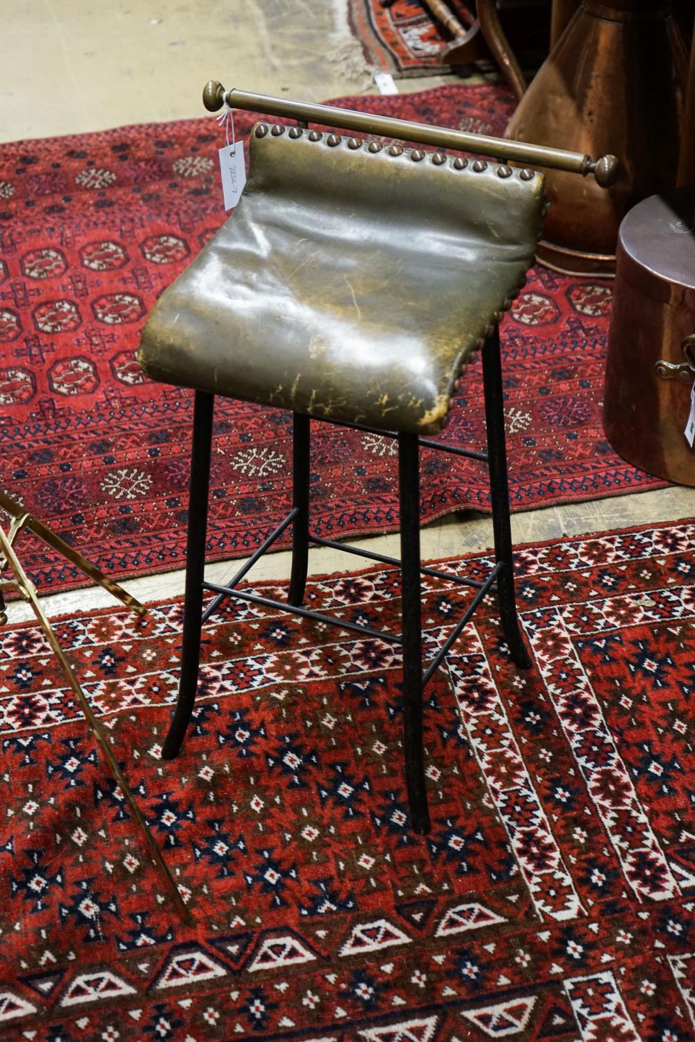 An Edwardian brass music stand and stool - Image 2 of 7