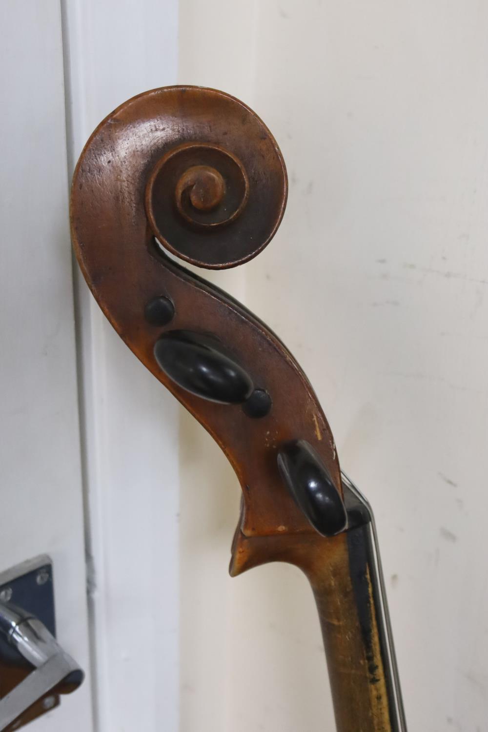 Early 20th century German cello and bow, the back measuring 75cm excluding the button - Image 5 of 12