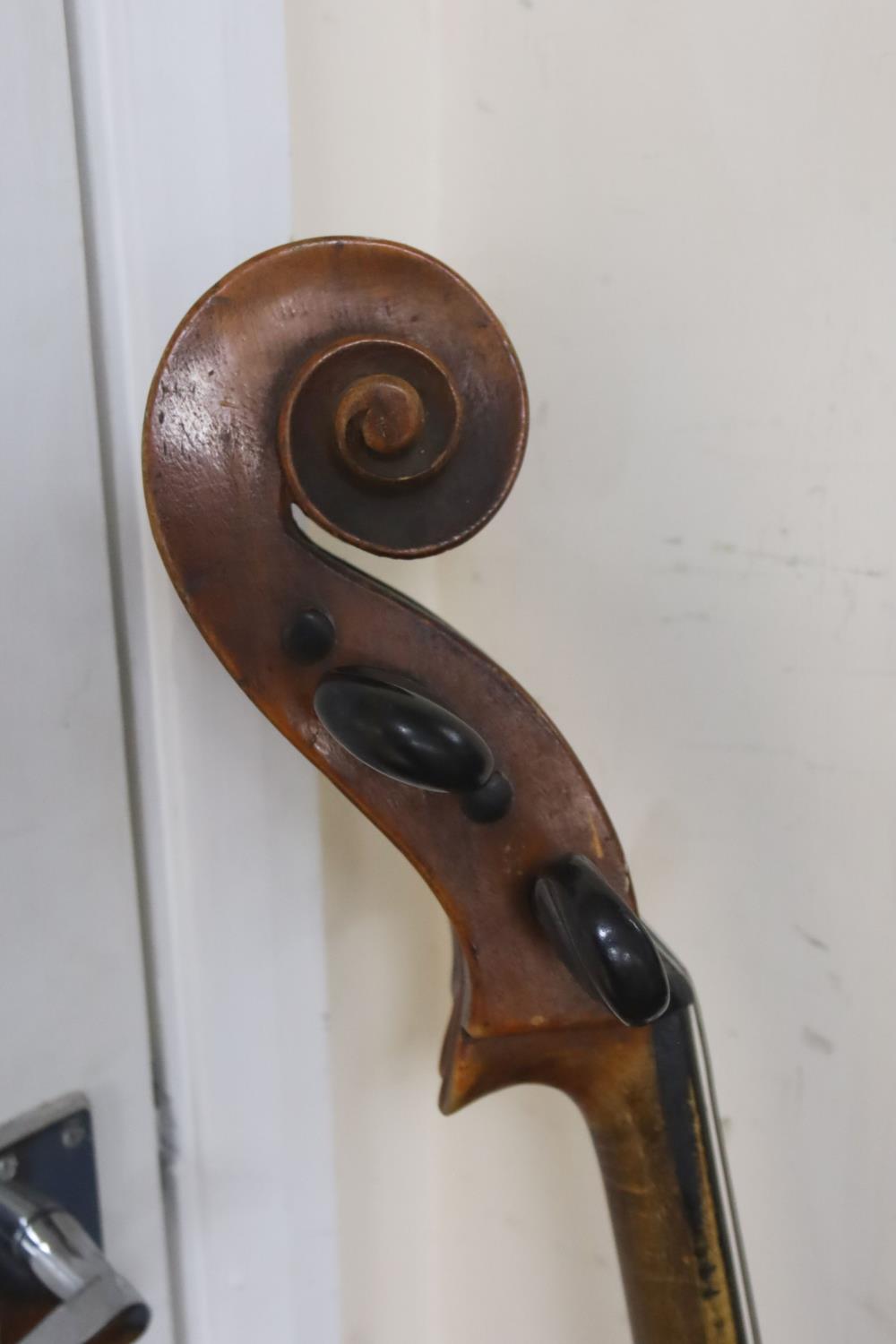 Early 20th century German cello and bow, the back measuring 75cm excluding the button - Image 9 of 12