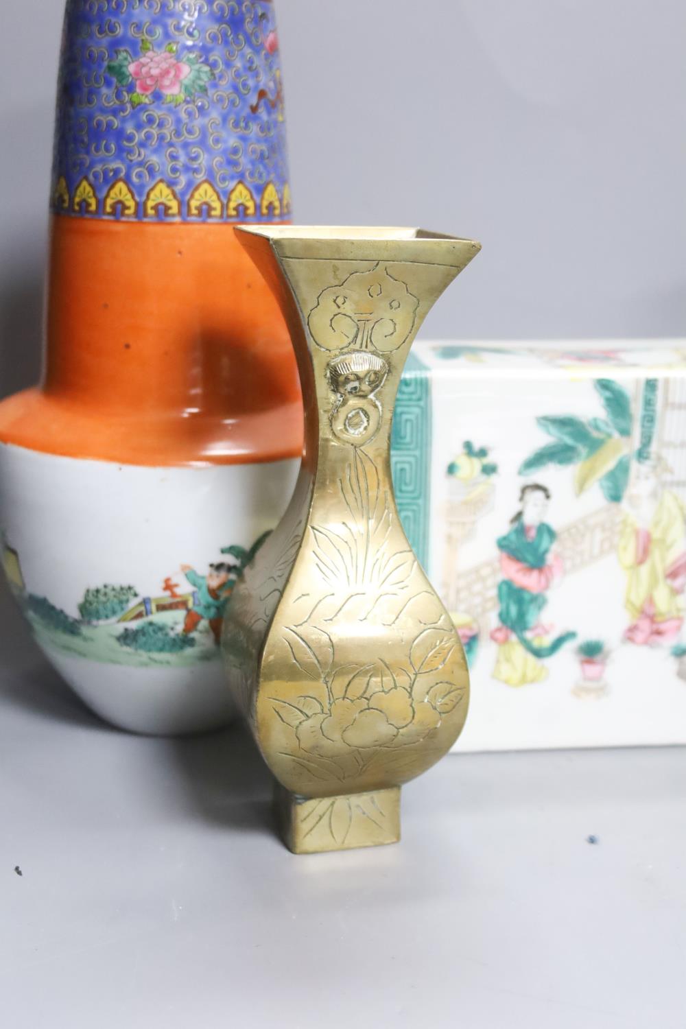 A group of Chinese and Oriental ceramics, 28cm - Image 2 of 6