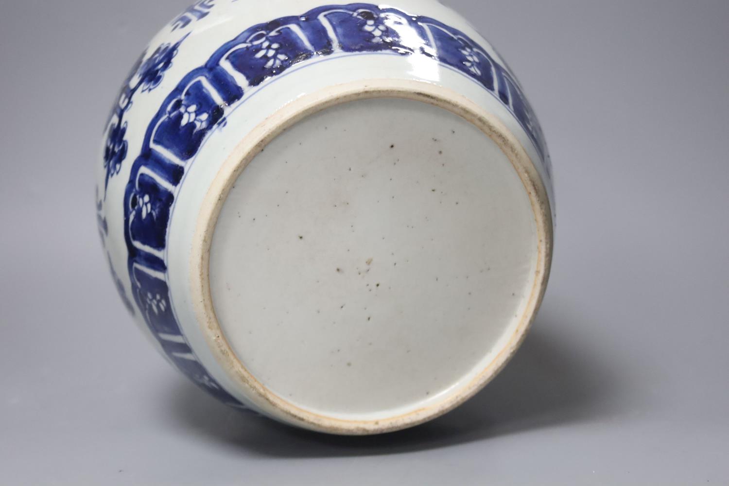 A Chinese Qing blue and white jar,23cm - Image 4 of 4