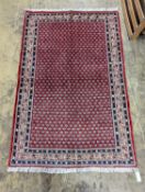 An Arrak rug, 152 x 103cm