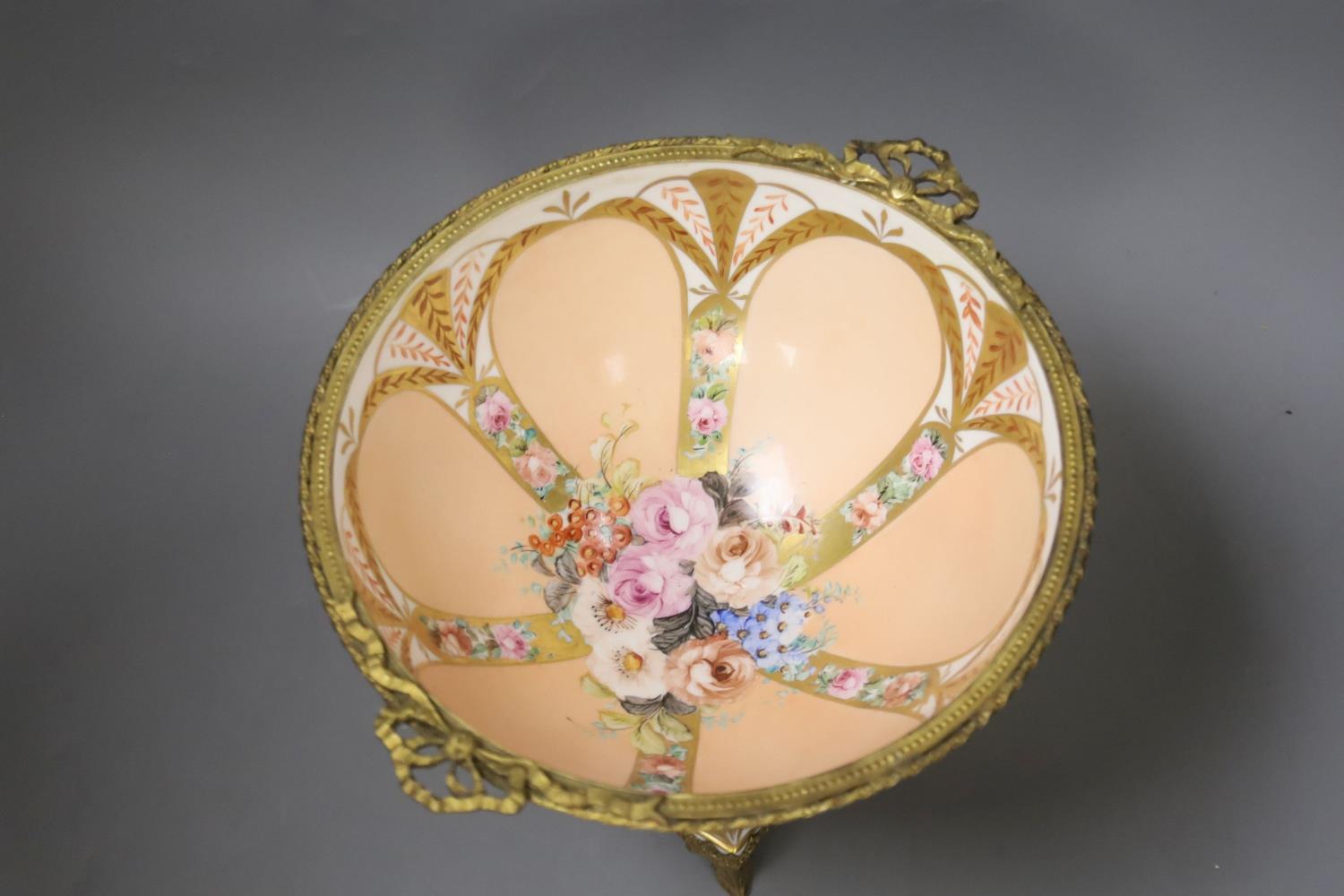 A Limoges hand painted porcelain and gilt metal centrepiece. 20.5cm - Image 3 of 4