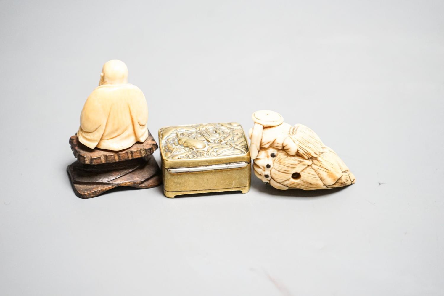 19th-century Japanese Ivory netsuke a man on a bamboo shoot, an ivory figure of Budai and a Japanese - Image 3 of 4