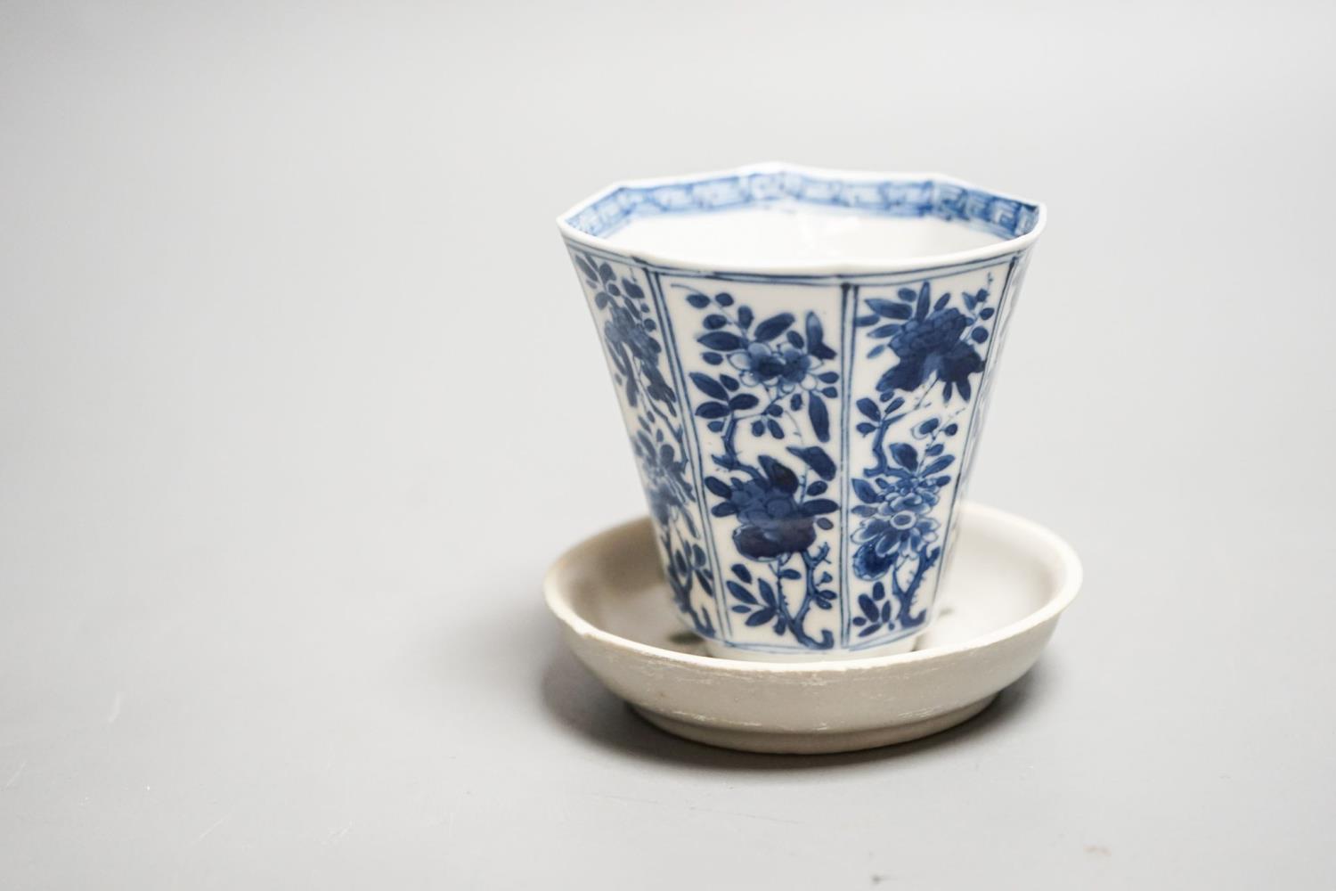 A Chinese Kangxi blue and white cup, 7cm and a Teksing cargo dish - Image 2 of 4