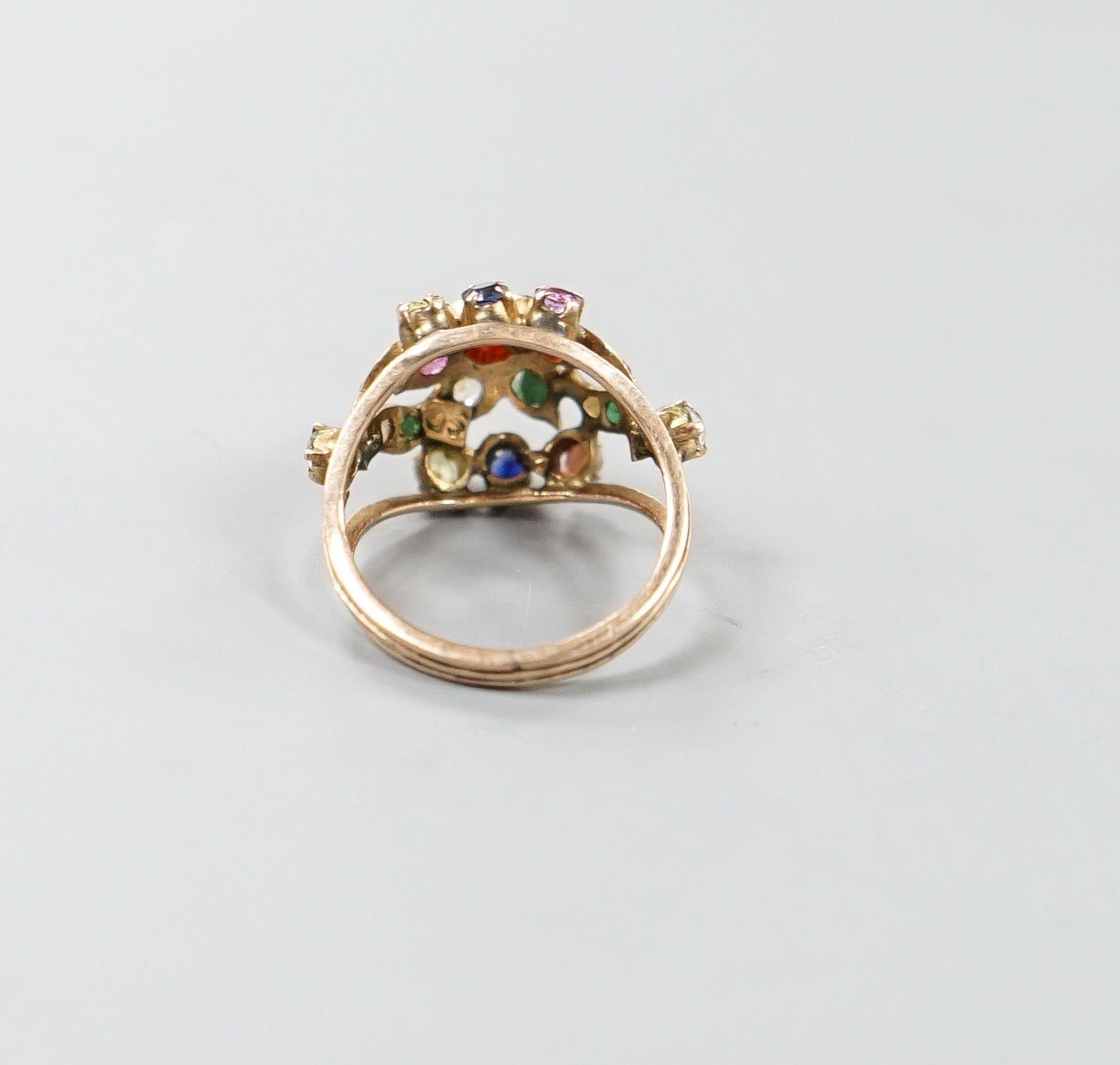 An early 20th century Arts & Crafts yellow metal and multi gem set set cluster ring, size H/I, gross - Image 3 of 4