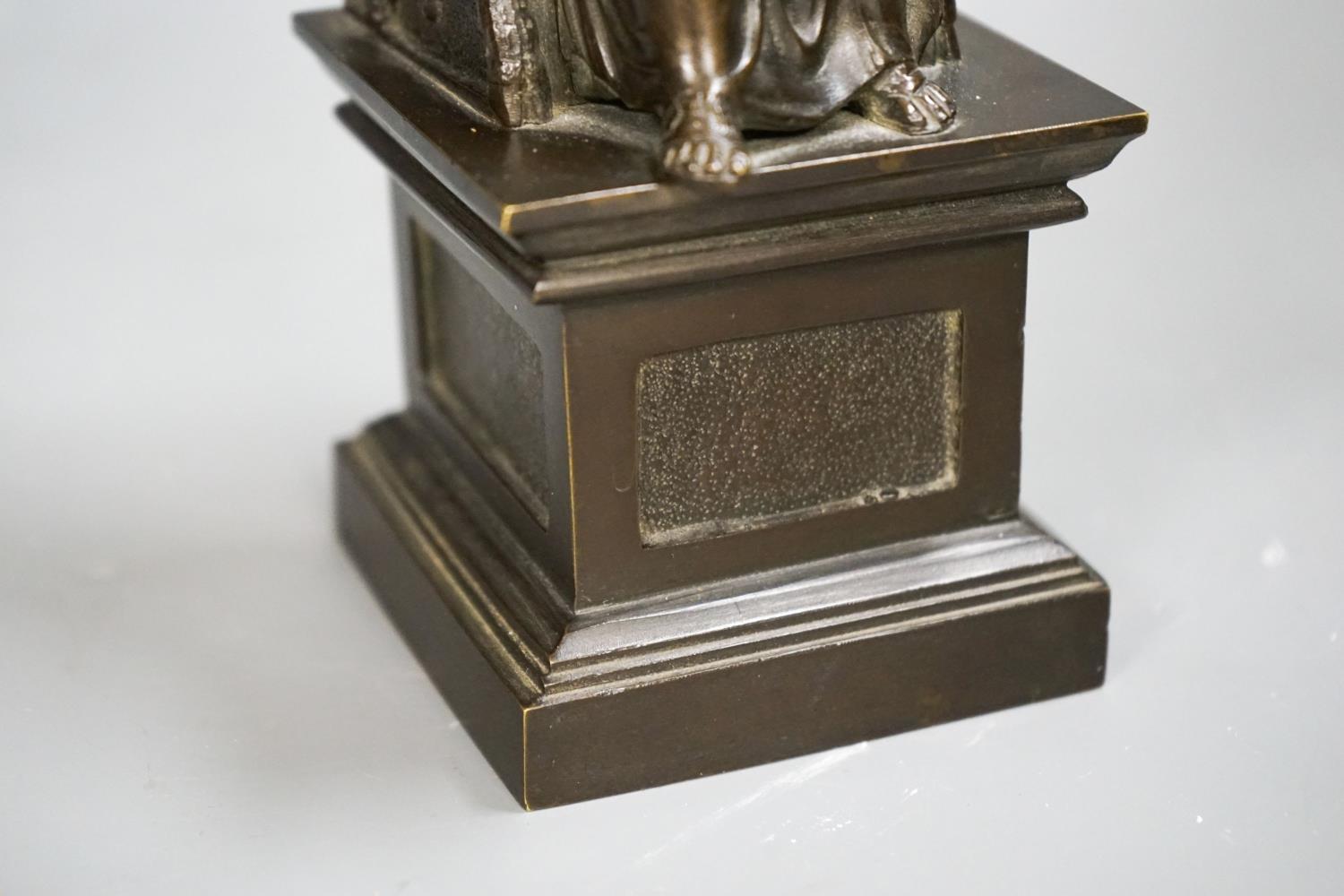 A late 19th century bronze figure of St. Peter seated on a throne, 22cm - Image 3 of 4