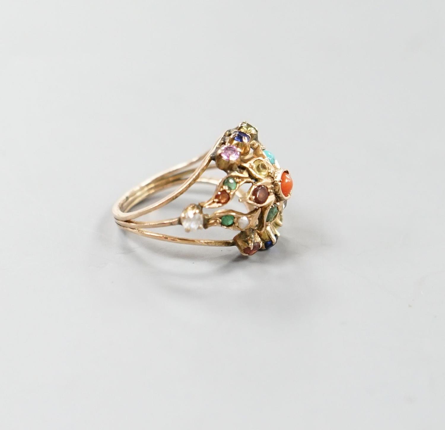 An early 20th century Arts & Crafts yellow metal and multi gem set set cluster ring, size H/I, gross - Image 4 of 4
