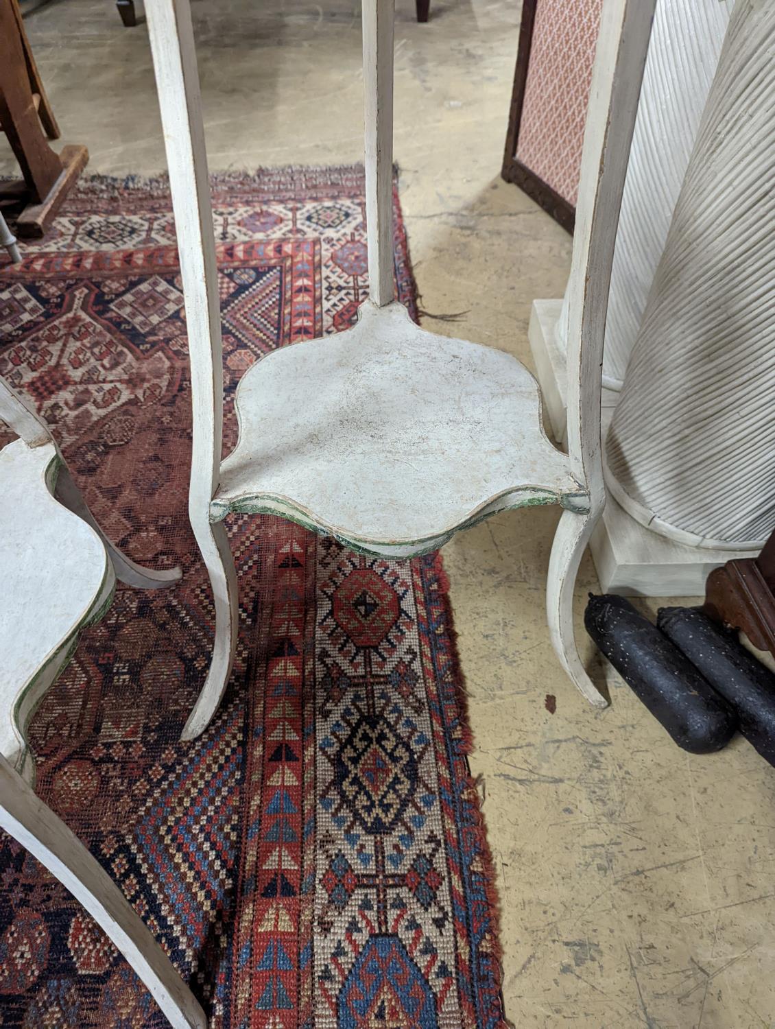 A pair of two-tier white painted plant stands, Colefax & Fowler, height 131cm - Image 4 of 5