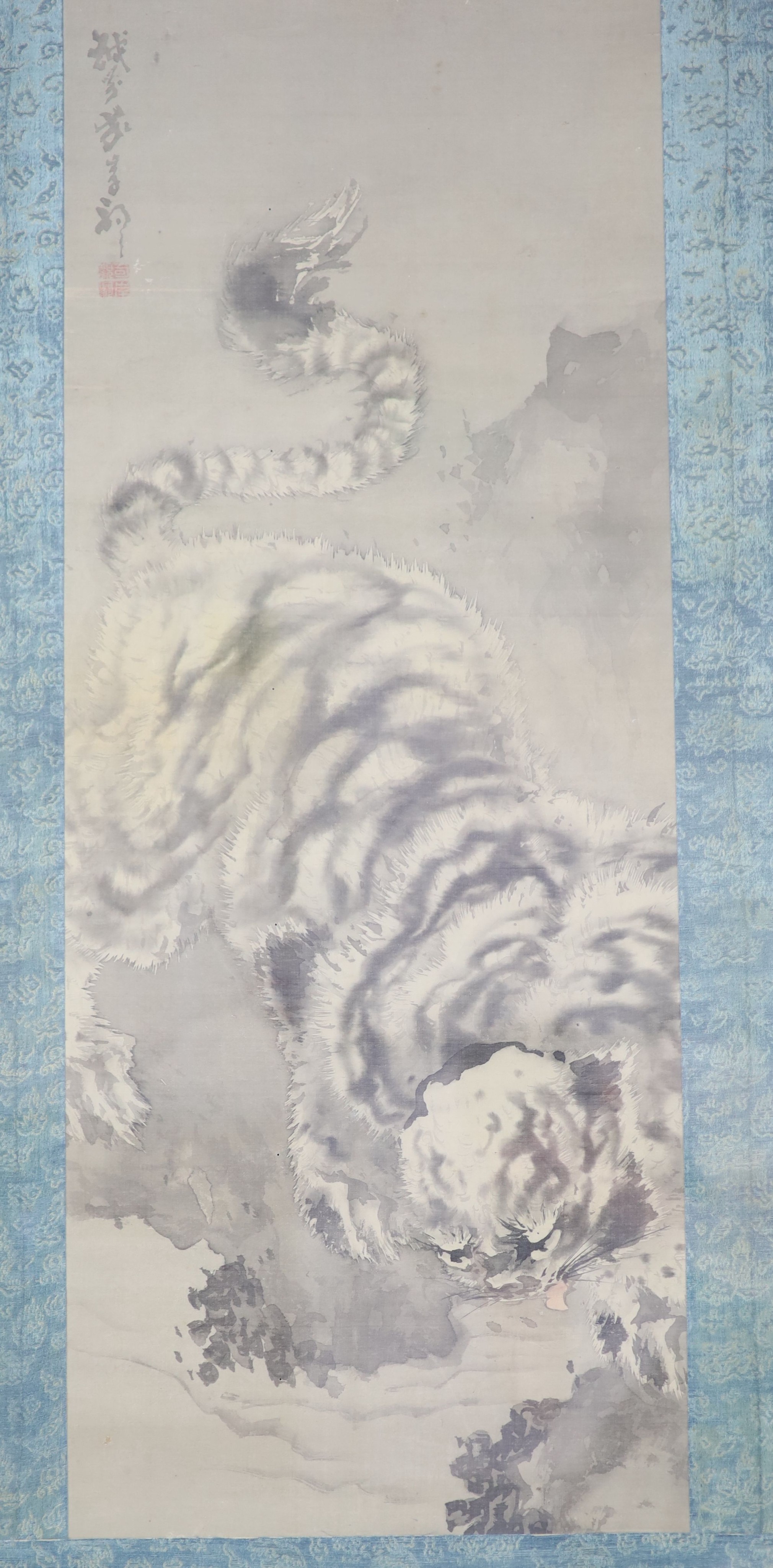 Kishi Ganku (1749-1838), a pair of Sumi paintings on silk of snow leopards, signed Tenkai Ganku,with - Image 3 of 3