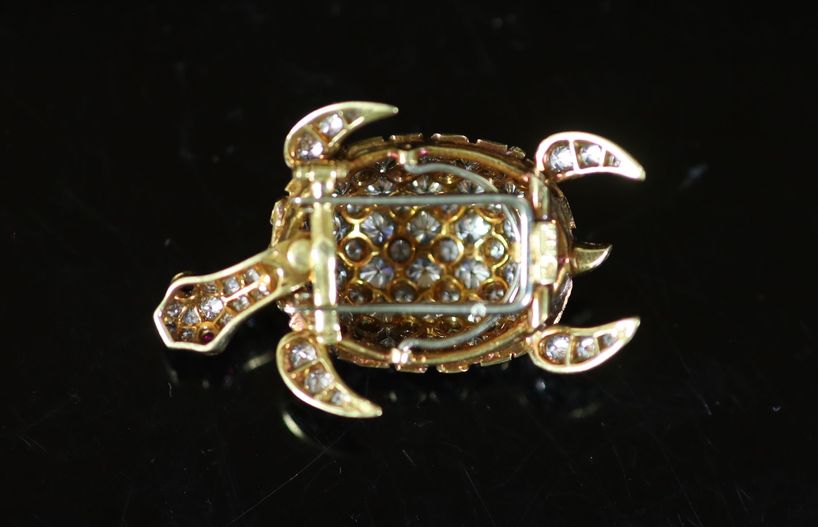 A mid to late 20th century French 18kt gold and pave set diamond clip brooch, modelled as a turtle, - Image 3 of 3