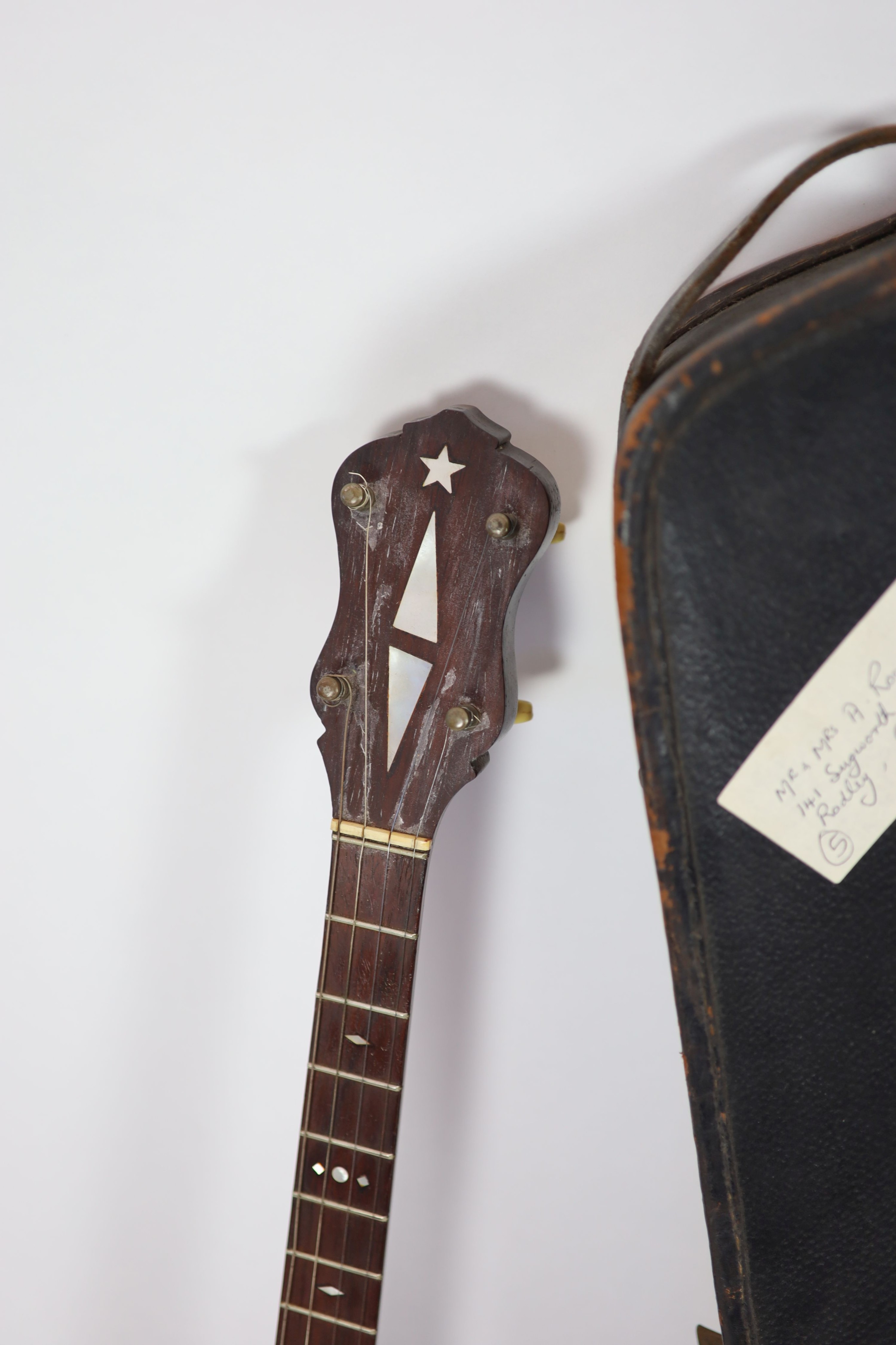 A Vega banjo,nut to bridge 22 inches, 19 frets,length 81cm - Image 3 of 7