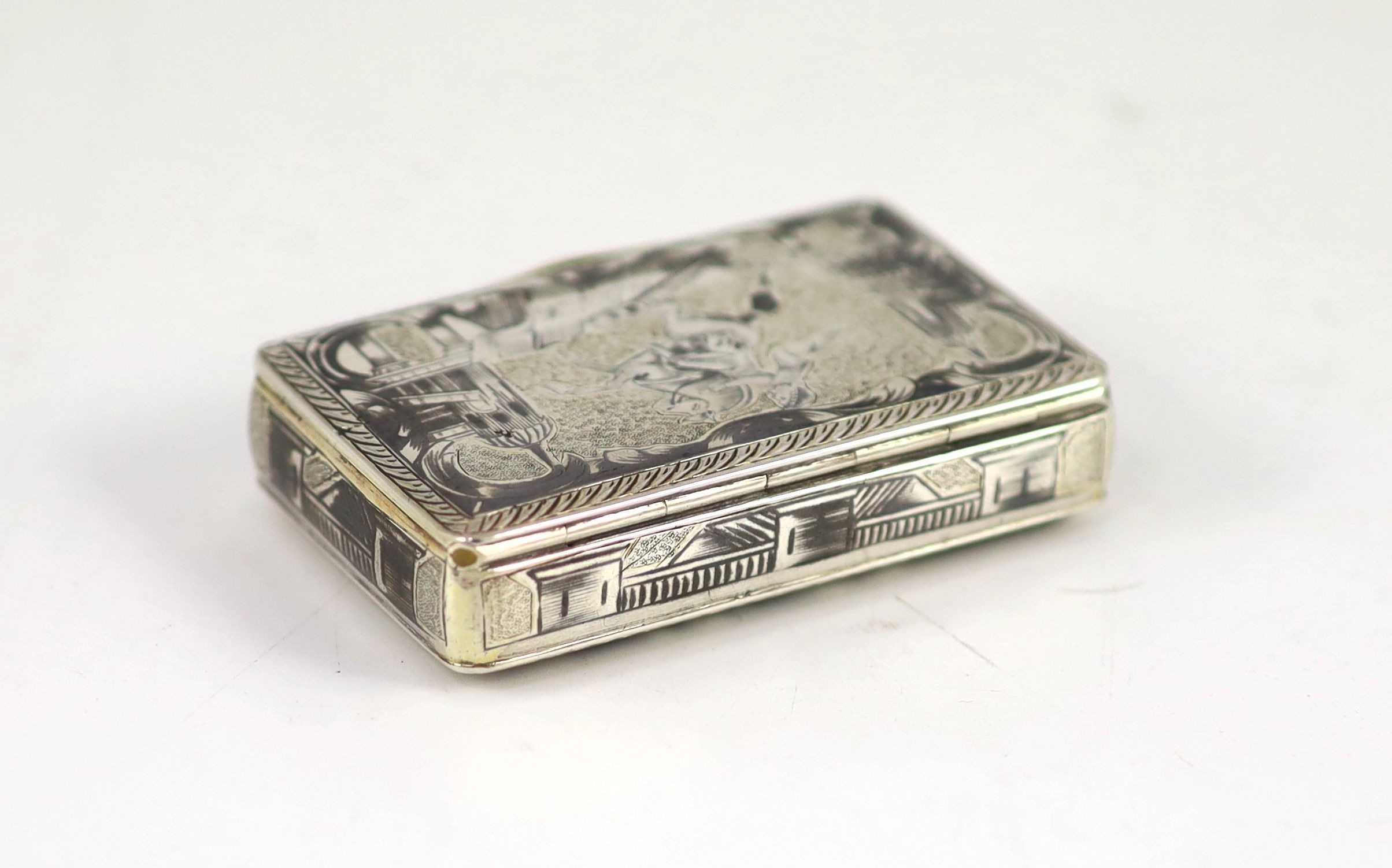 An early 19th century Russian 84 zolotnik parcel gilt silver and niello snuff box, assay master - Image 3 of 6