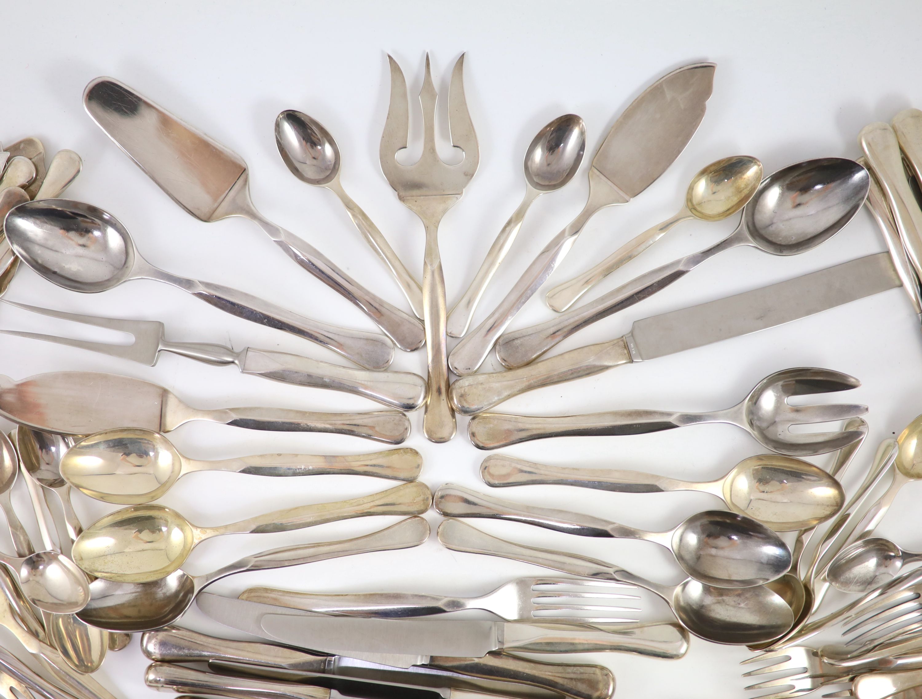 A modern canteen of Italian Eccentrica pattern by Rosenthal for Bulgari 925 sterling cutlery for - Image 3 of 8