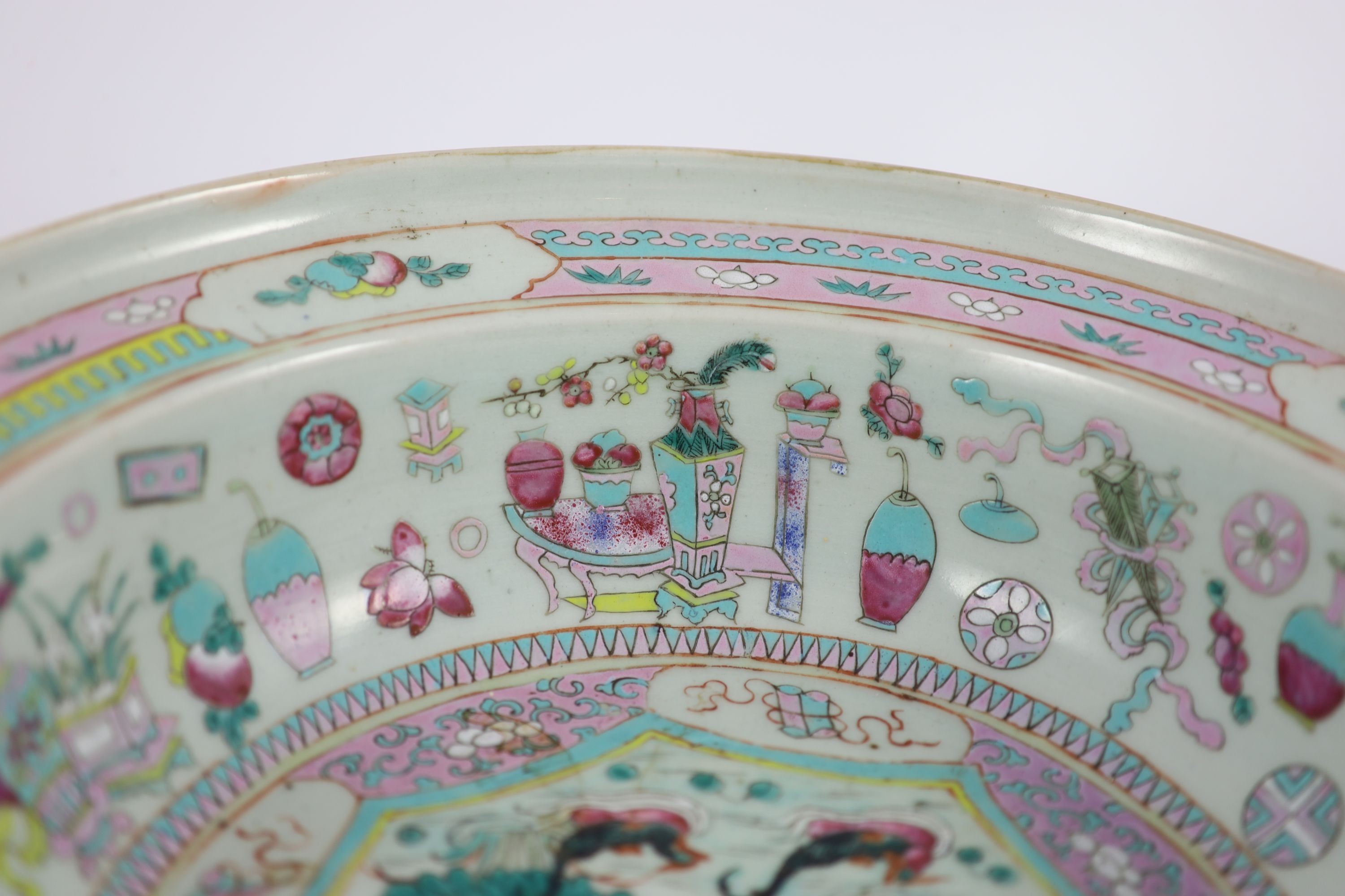 A Chinese famille rose wash basin, mid 19th century,the centre painted with mandarin ducks in a - Image 6 of 7