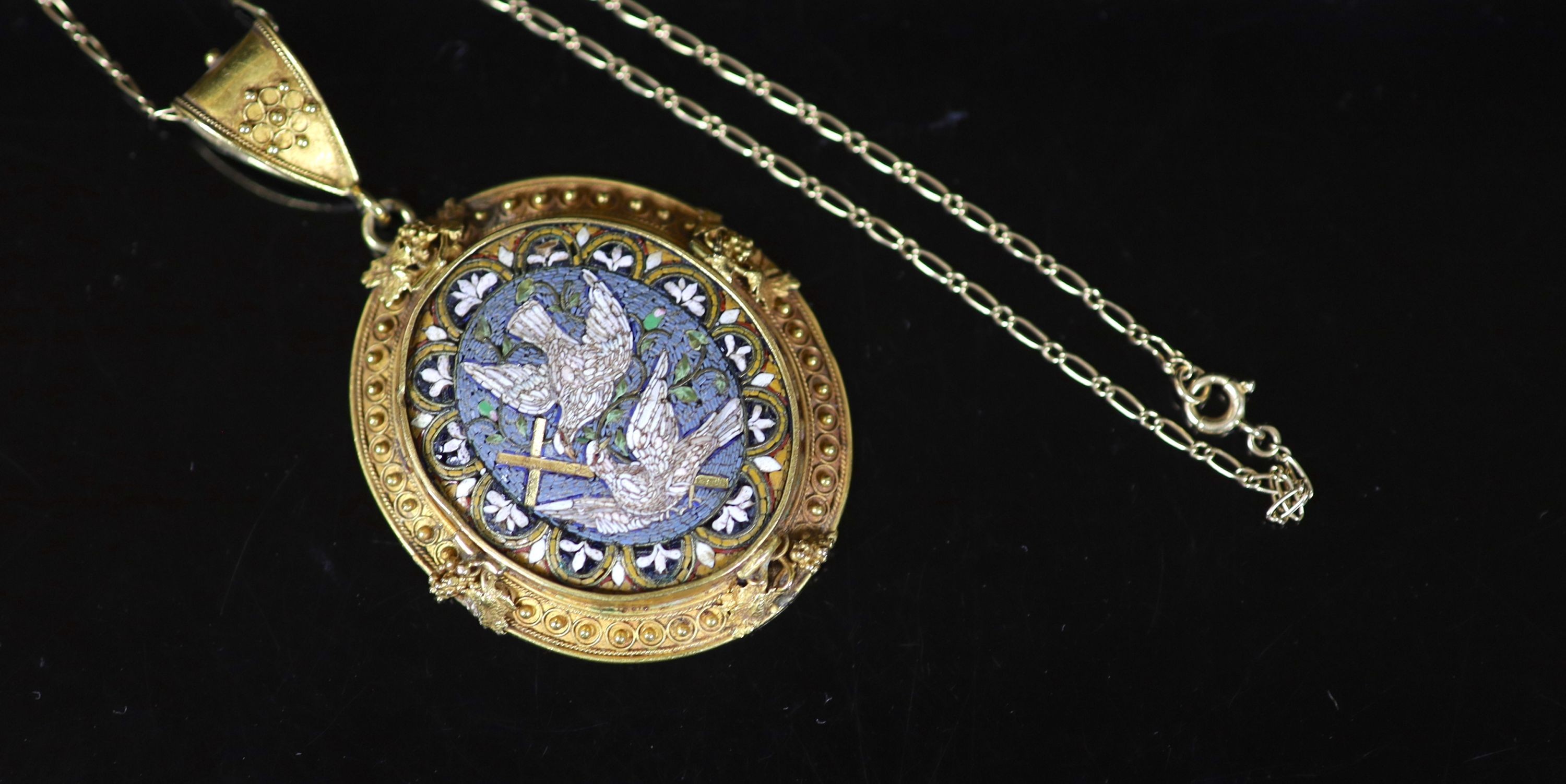 A 19th century gold and micro mosaic set oval pendant, decorated with Doves of Peace,the border - Image 2 of 4