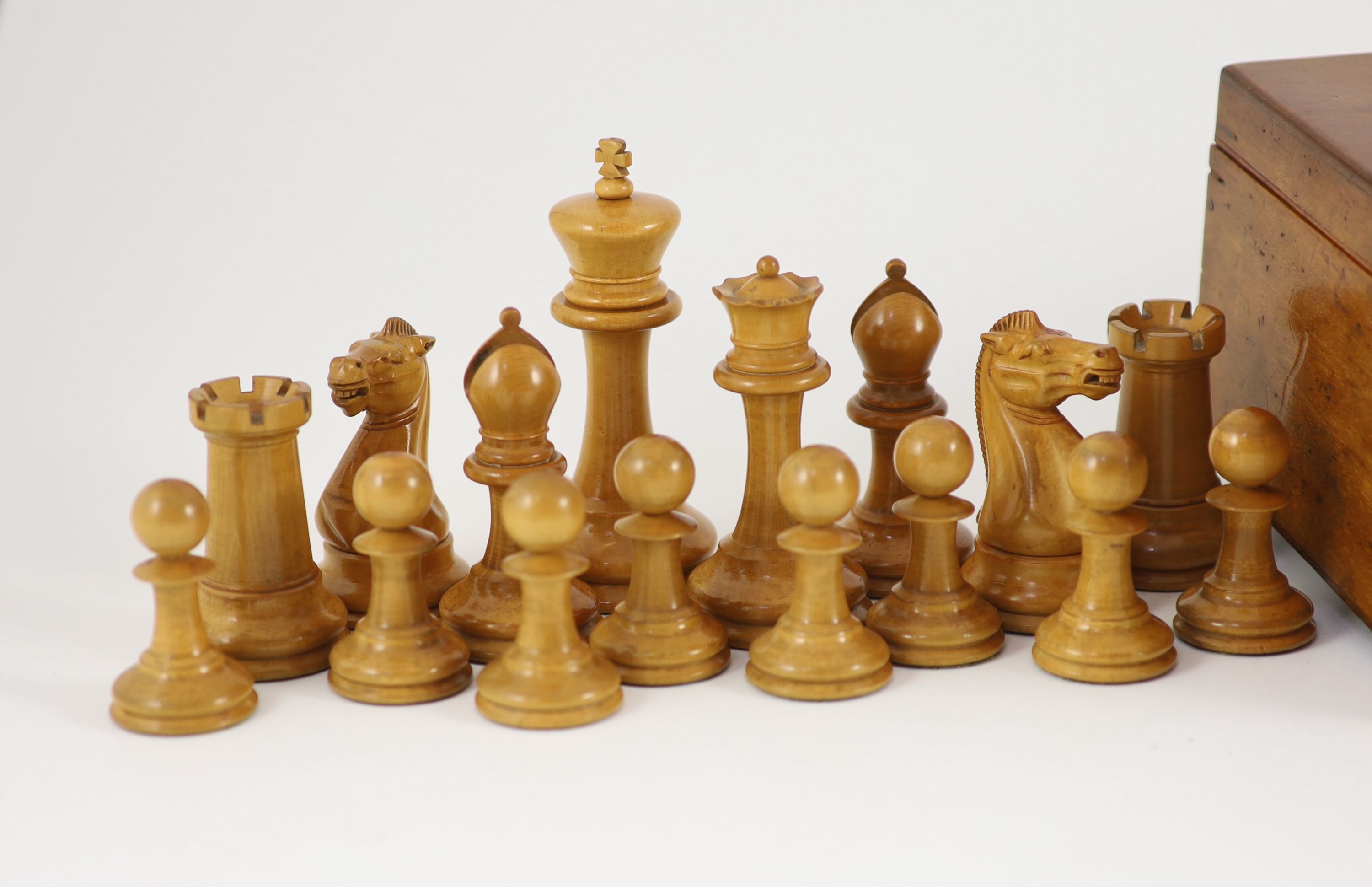 A Jaques of London 4 1/2 inch club size Staunton pattern chess setin lead weighted boxwood and - Image 3 of 7