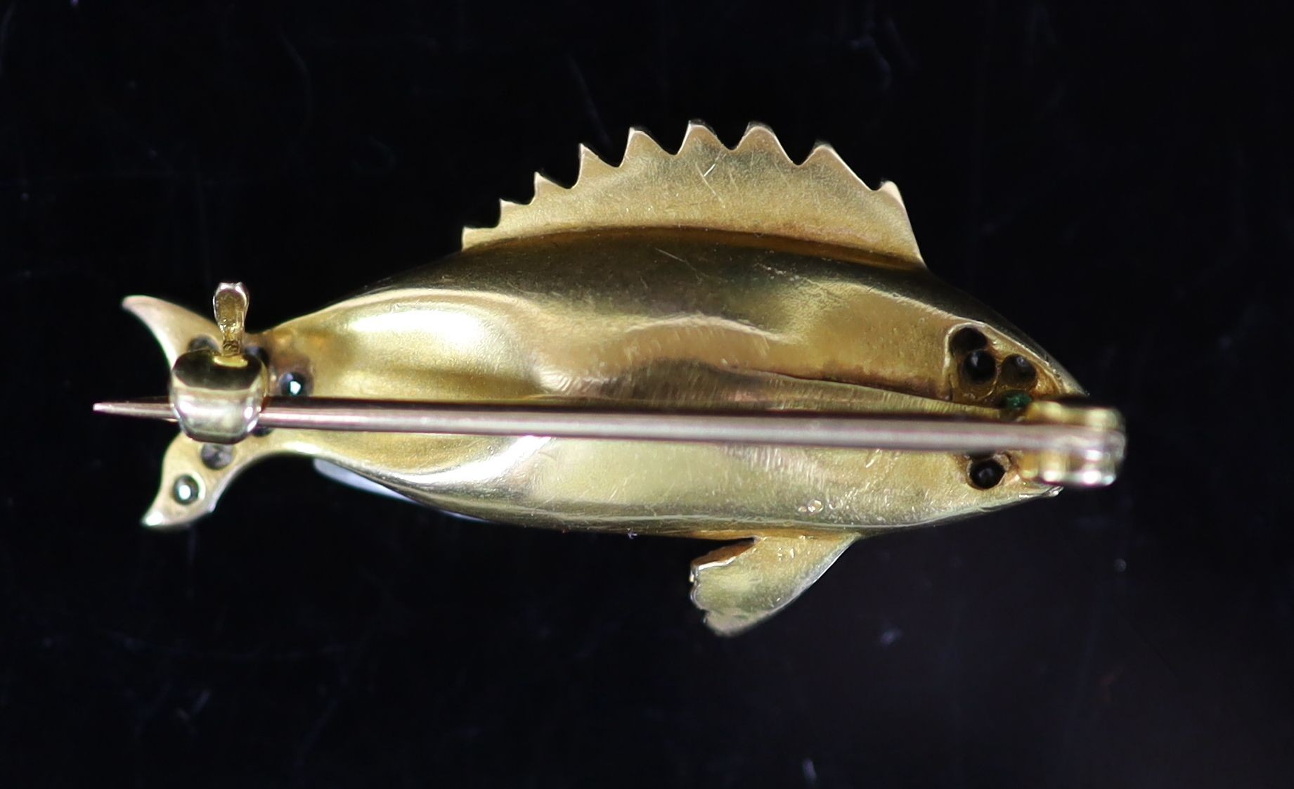 A gold, baroque pearl, garnet and diamond set brooch, modelled as a fish,31mm, gross weight 5 - Image 2 of 2