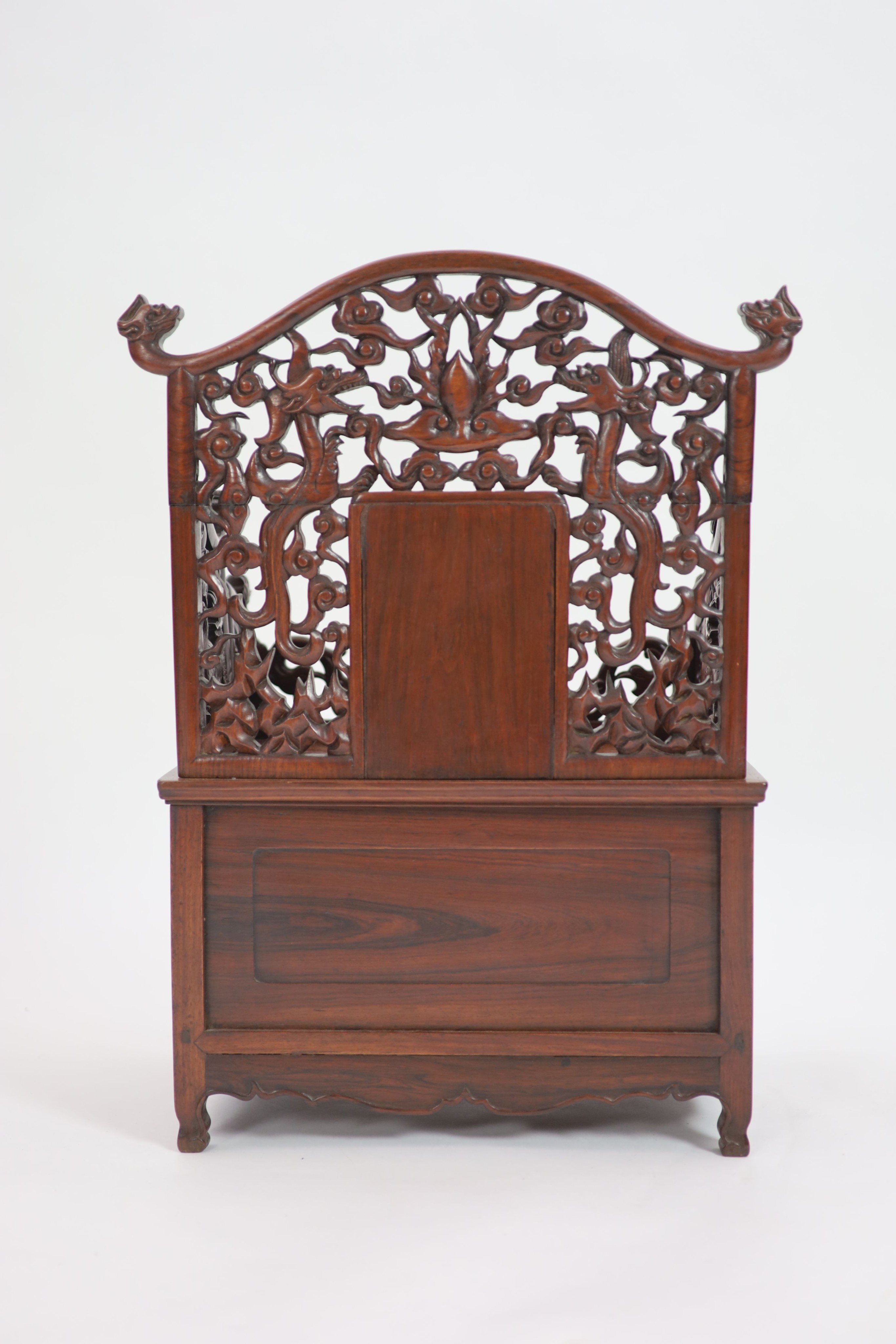 A fine Chinese huanghuali table cabinet, early Qing dynasty, 17th/18th century,the pierced - Image 6 of 8