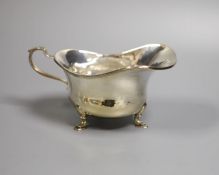 A Continental 800 standard silver sauce boat, 7oz.