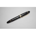 A Montblanc Meisterstuck No.140 fountain pen, the 14ct gold nib stamped 4810, 14.7cm