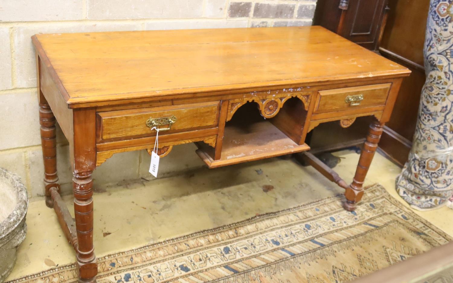 A Victorian dressing table, width 122cm, depth 50cm, height 76cm