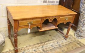 A Victorian dressing table, width 122cm, depth 50cm, height 76cm