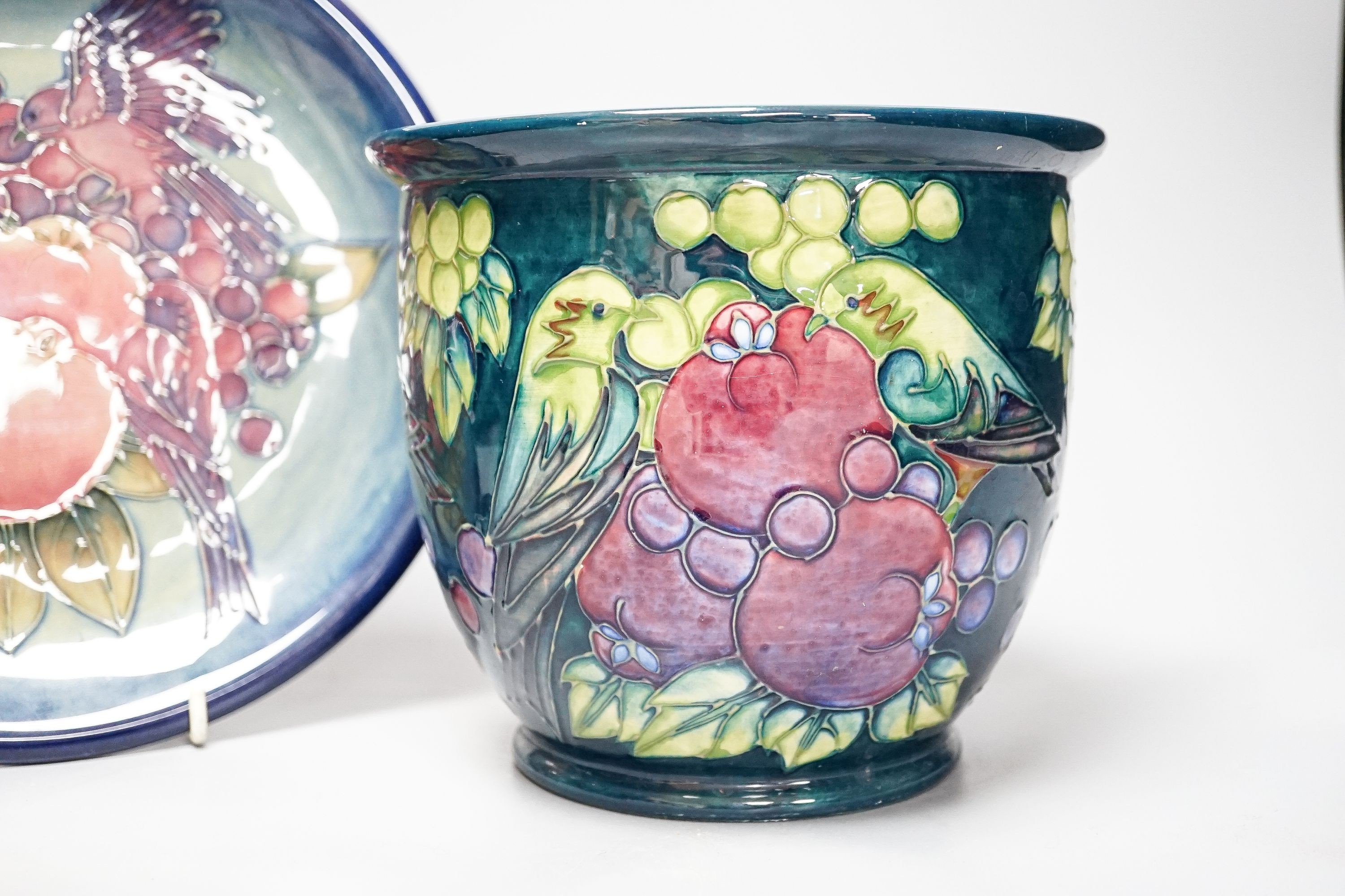 A Moorcroft Finches pattern jardiniere, 16cm high, and a similar Moorcroft dish, circa 1990's - Image 4 of 7