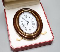 A Must de Cartier Baignoire strut bedside timepiece, height 9cm, with certificate and box,