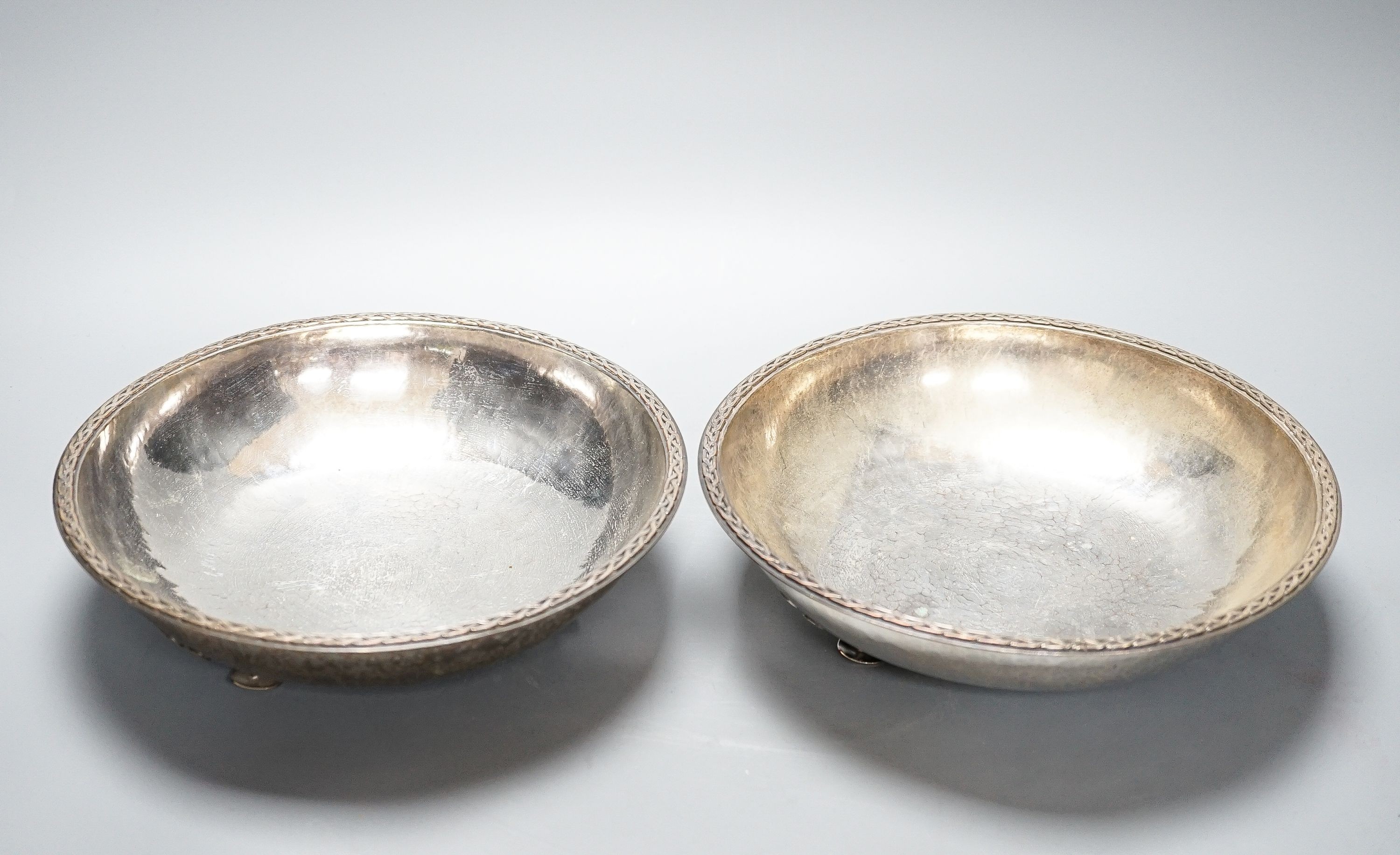 A pair of Keswick School of Industrial Arts silver plated bowls, on stylised spade feet, 23cm - Image 2 of 4